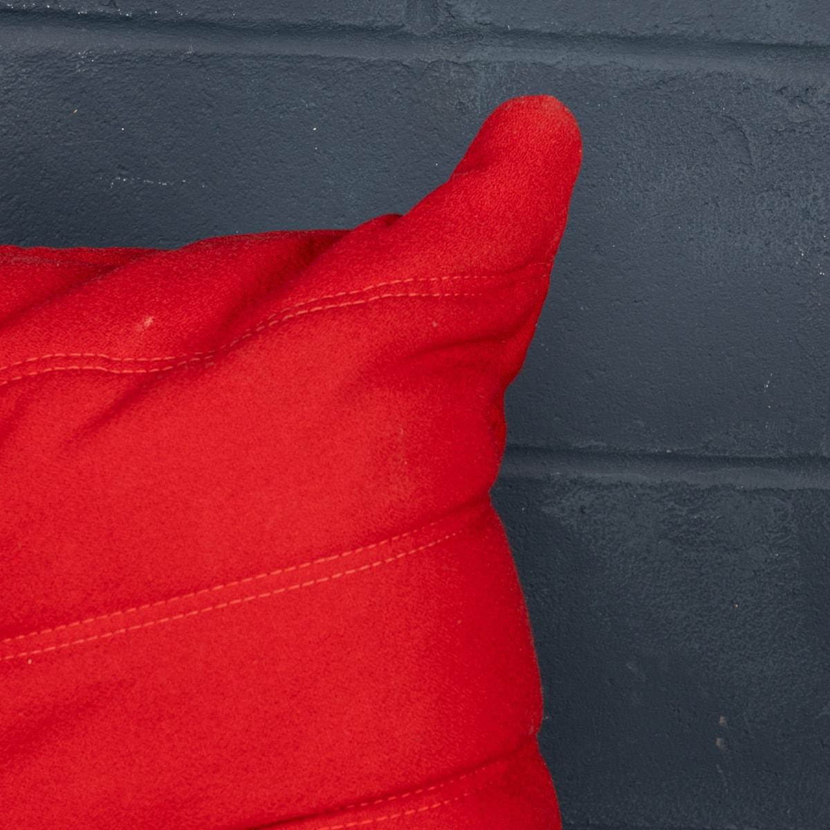 Canapé d'angle rouge Togo du 21e siècle par Michel Ducaroy pour Ligne Roset France en vente 1
