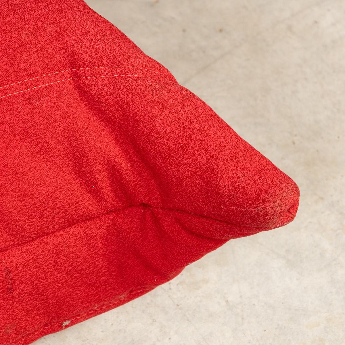 Un canapé Togo rouge à deux mers du 21e siècle par Michel Ducaroy pour Ligne Roset en vente 6