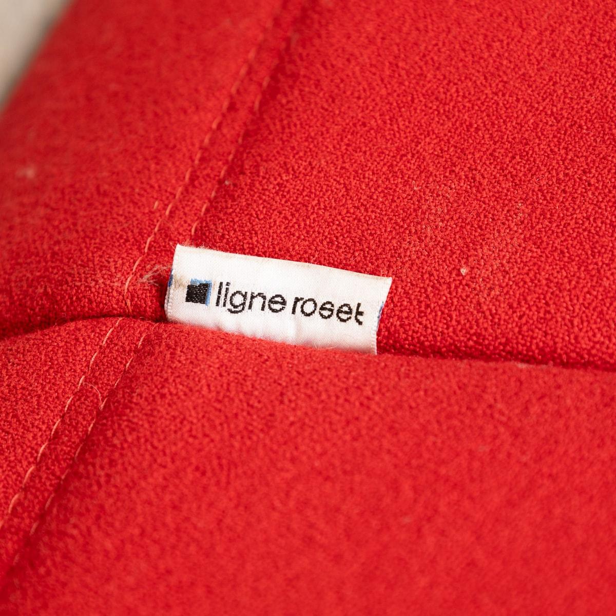 Un canapé Togo rouge à deux mers du 21e siècle par Michel Ducaroy pour Ligne Roset en vente 11