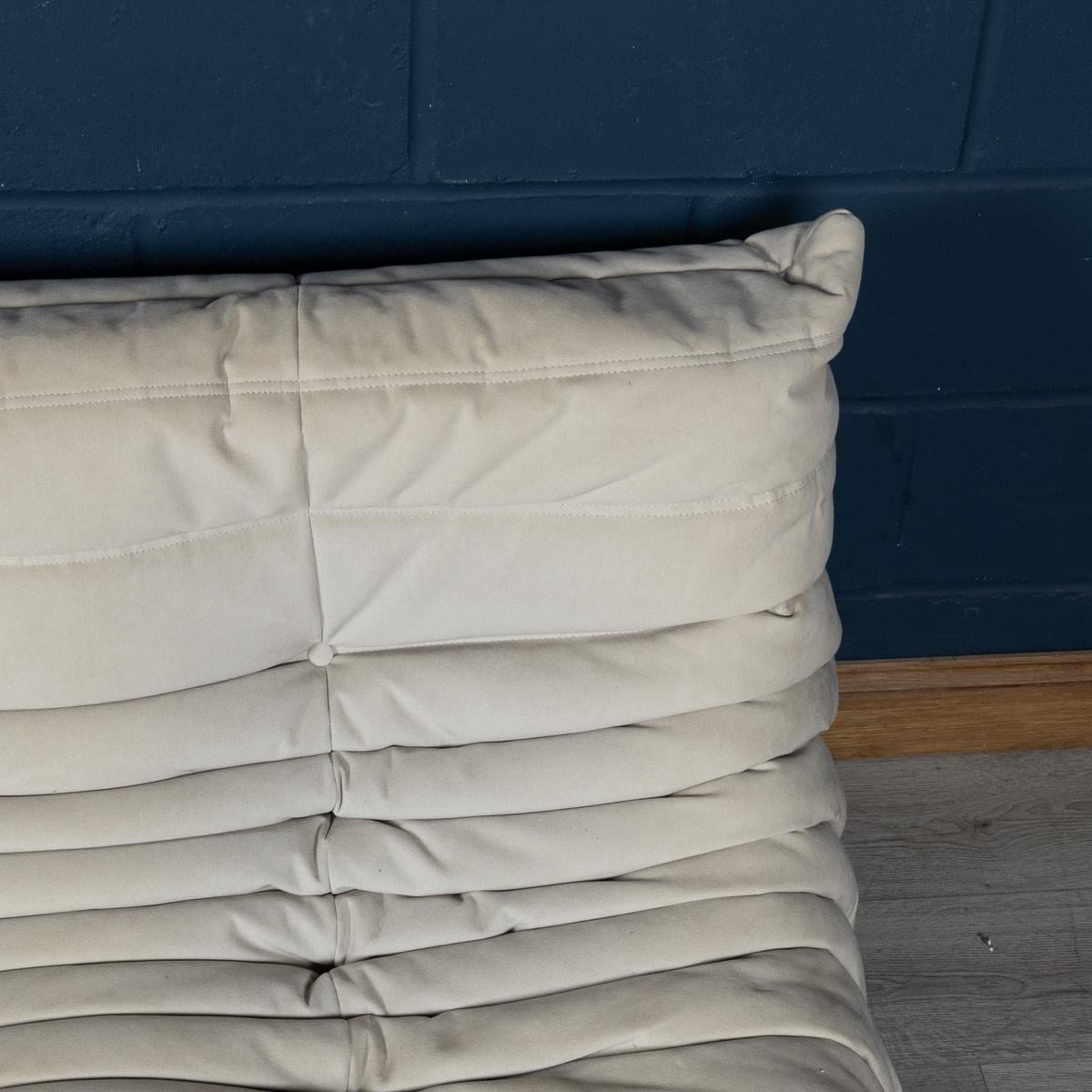 Canapé Togo du 21e siècle crème à trois places par Michel Ducaroy pour Ligne Roset, France en vente 6