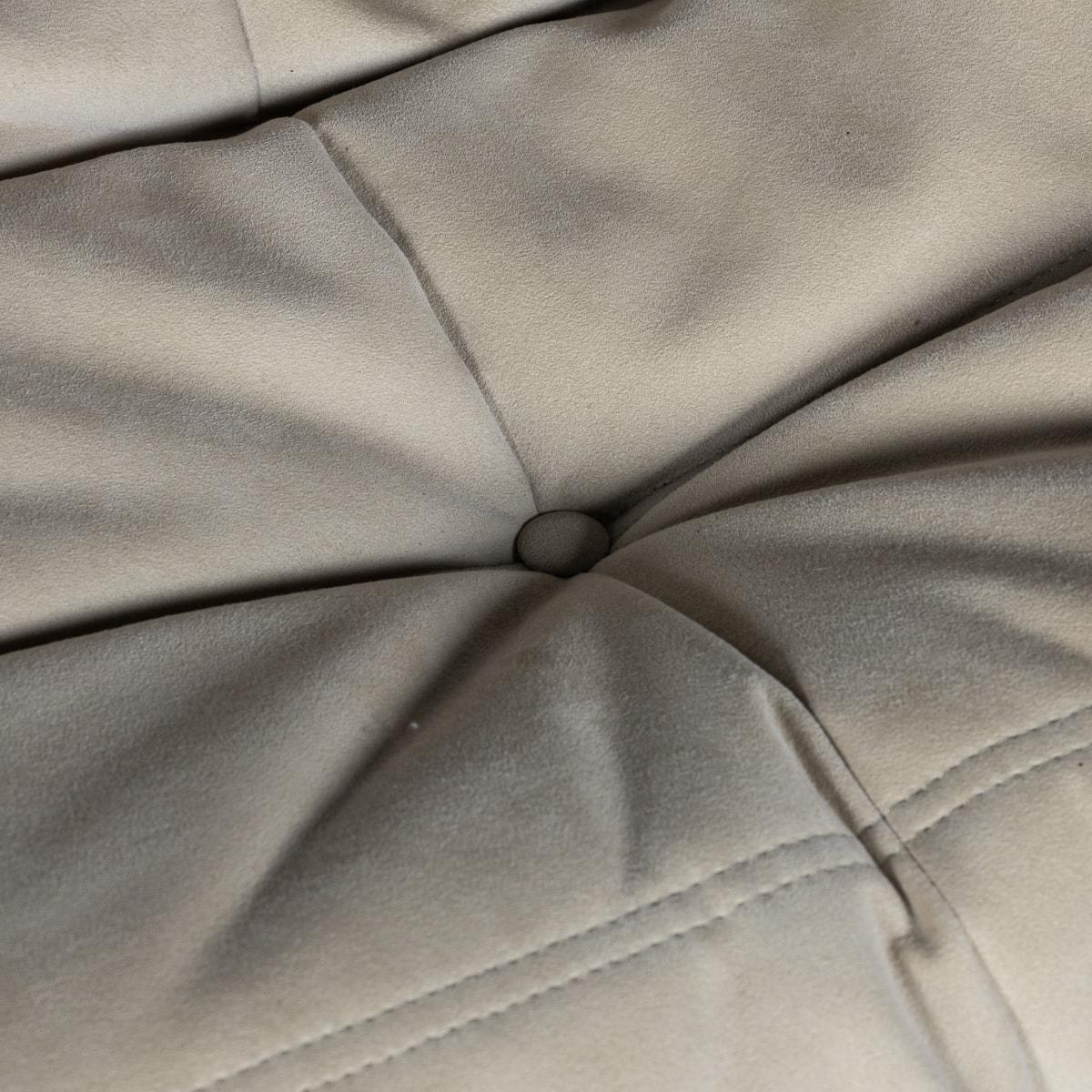 Canapé Togo du 21e siècle crème à trois places par Michel Ducaroy pour Ligne Roset, France en vente 11