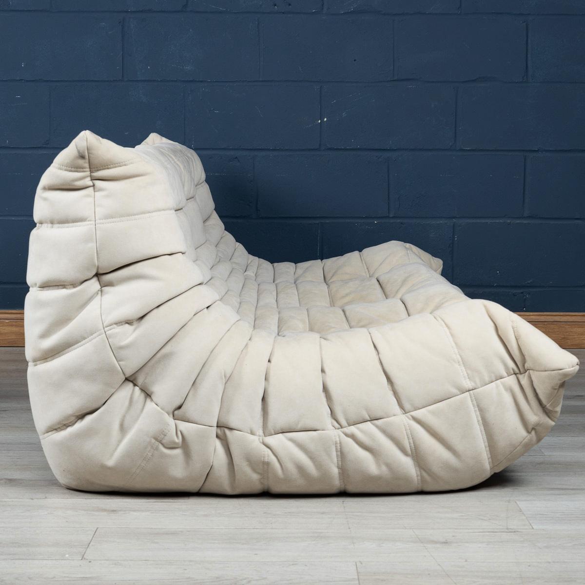 Canapé Togo du 21e siècle crème à trois places par Michel Ducaroy pour Ligne Roset, France Bon état - En vente à Royal Tunbridge Wells, Kent