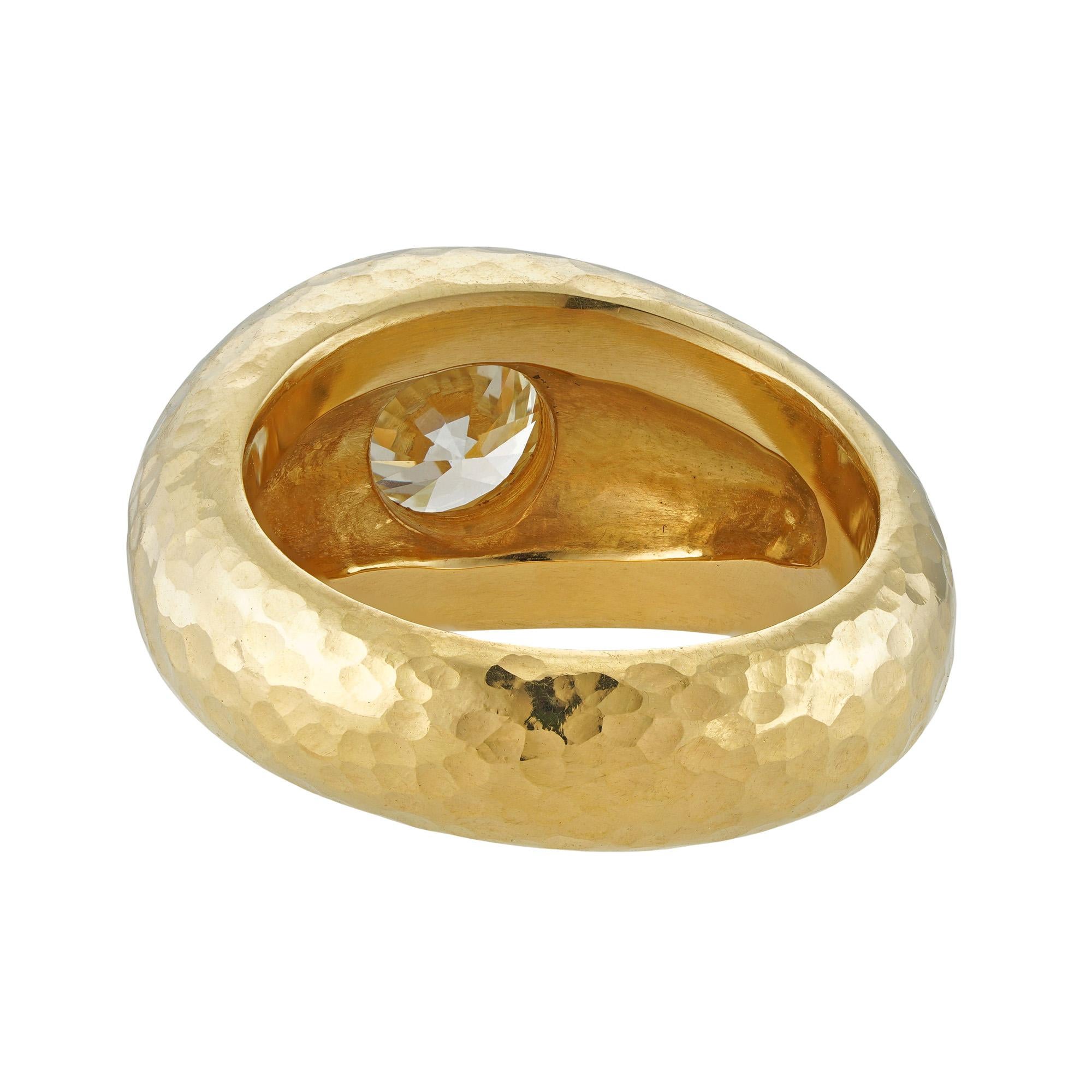 Modern A 22ct gold diamond ring For Sale