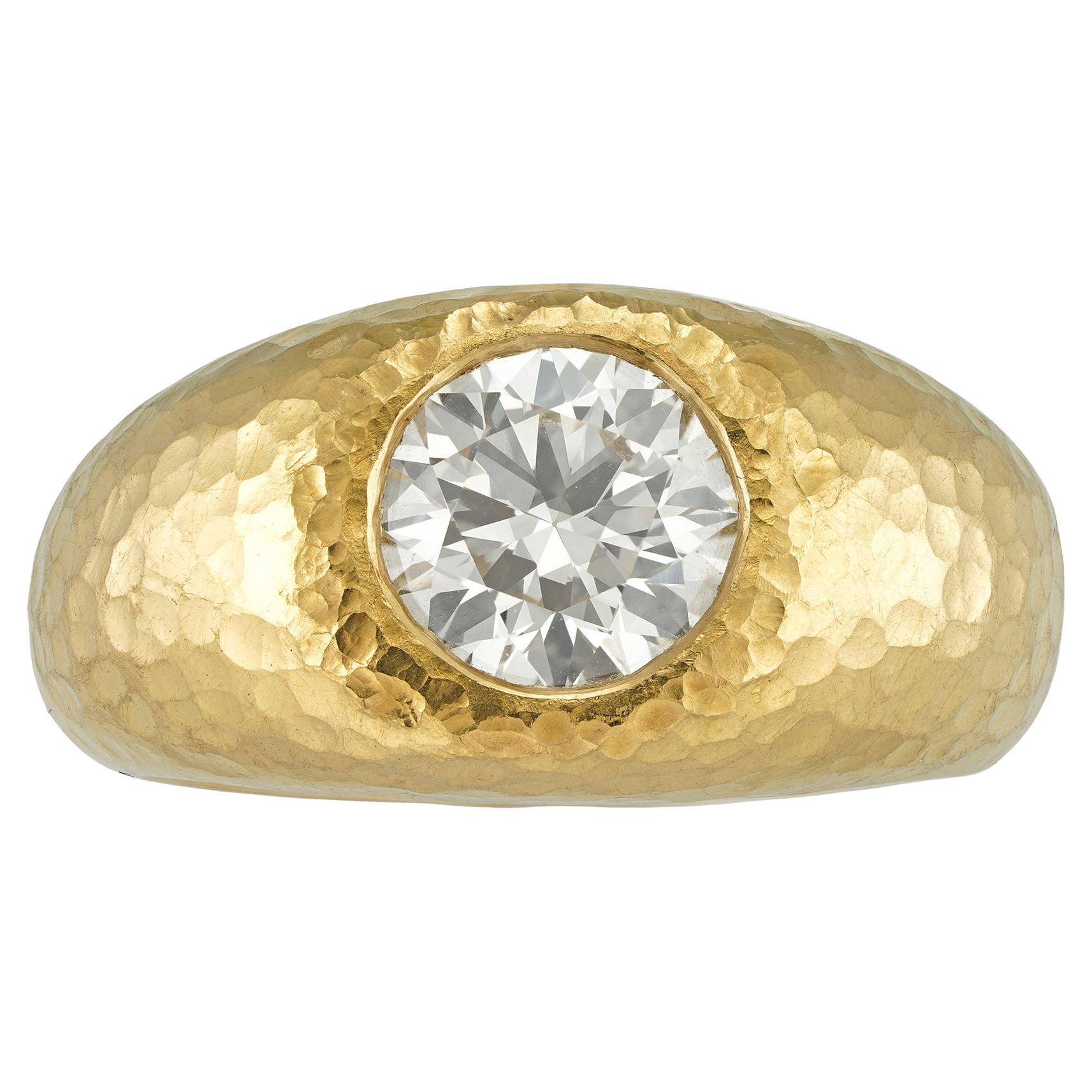 A 22ct gold diamond ring