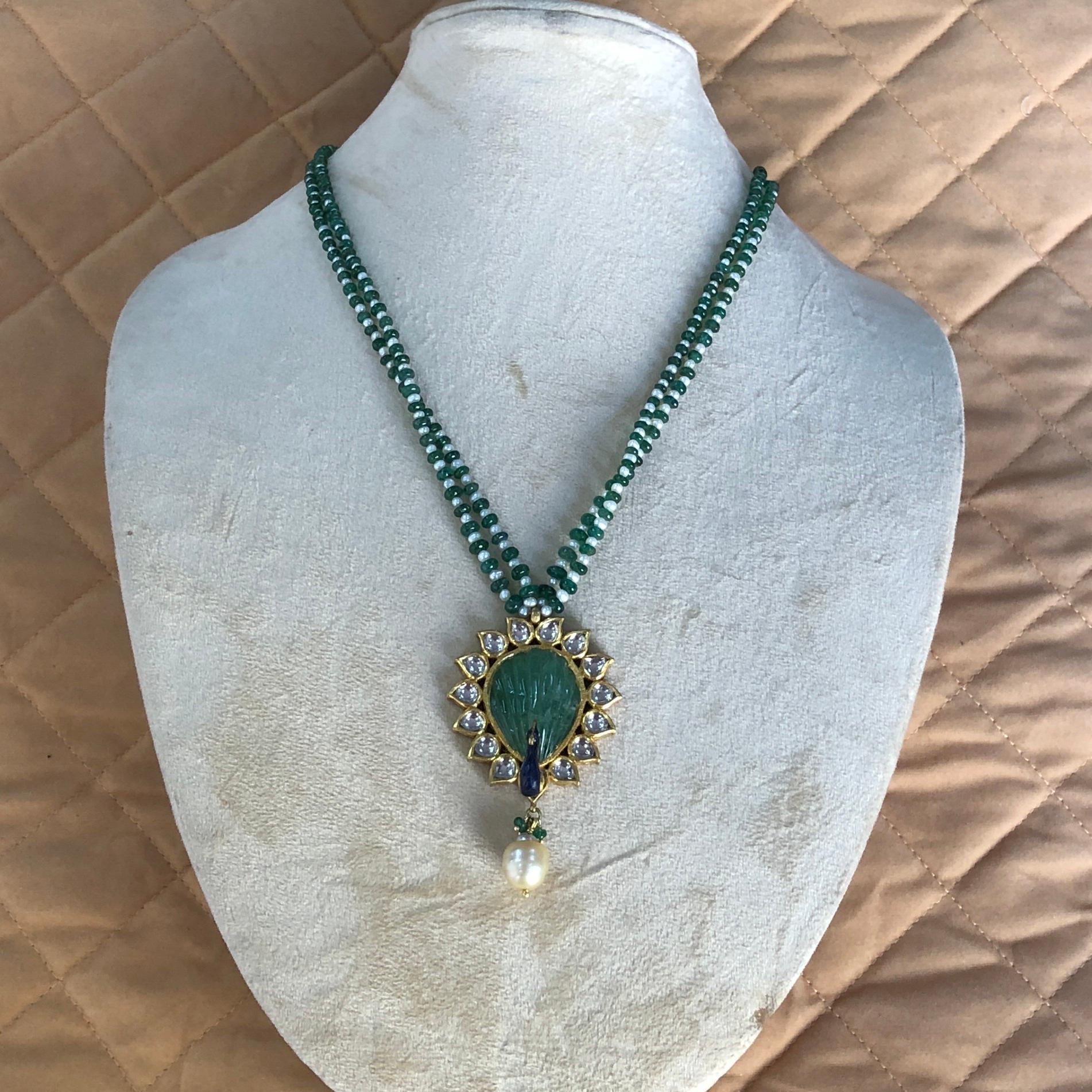 A 22K Indian emerald and polki peacock inspired pendant with meenakari (enamel) For Sale 3