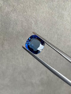 A 3,35 Karat Natürlicher Blauer Saphir
