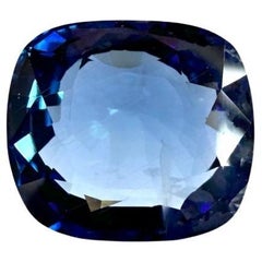 A 3.35 Carats Natural Blue Sapphire