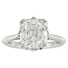 A 3.90 carats old mine-cut diamond ring