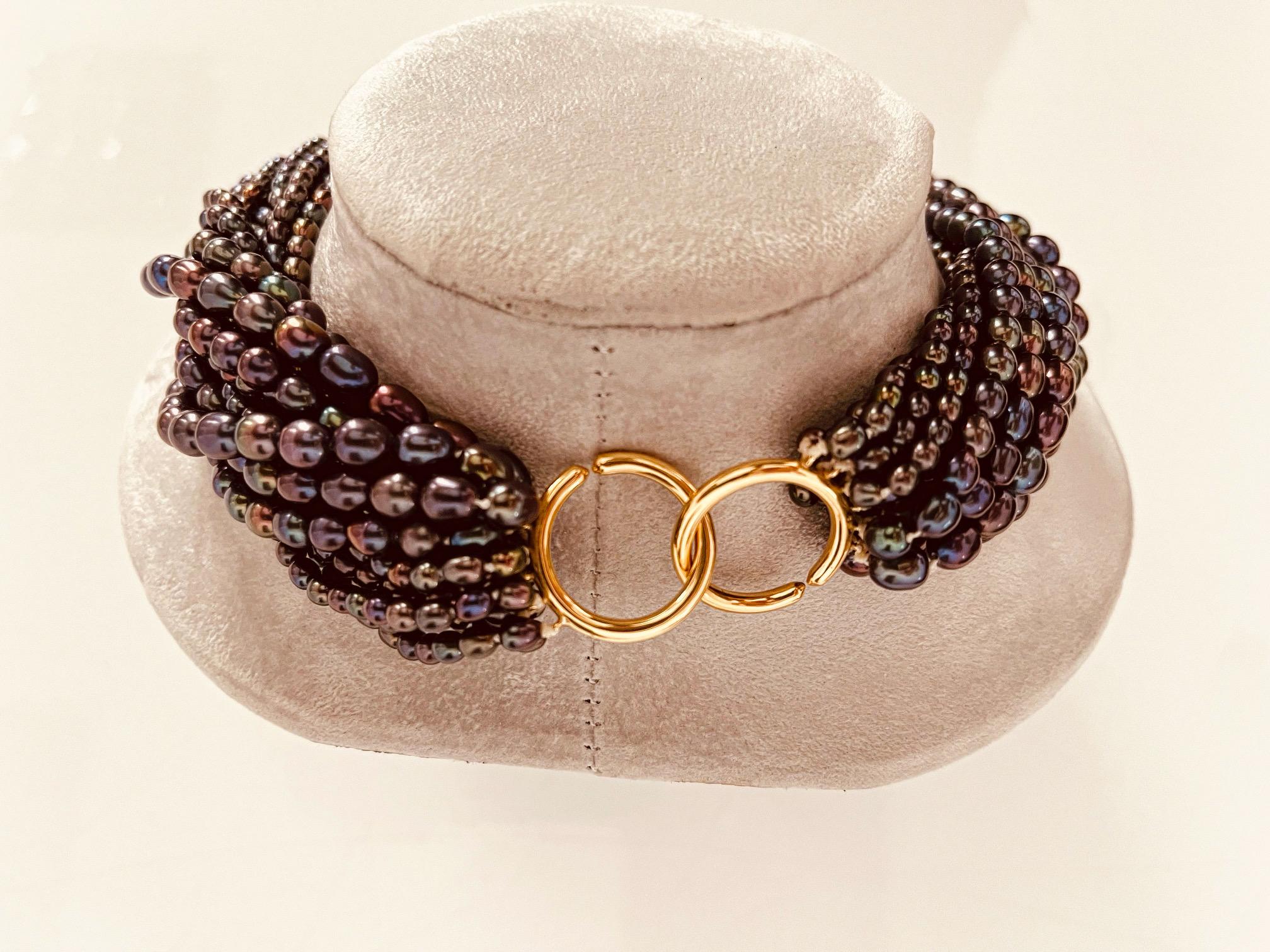 Collier de perles de culture noires teintes à plusieurs rangs avec fermetures en or 18 carats en vente 2