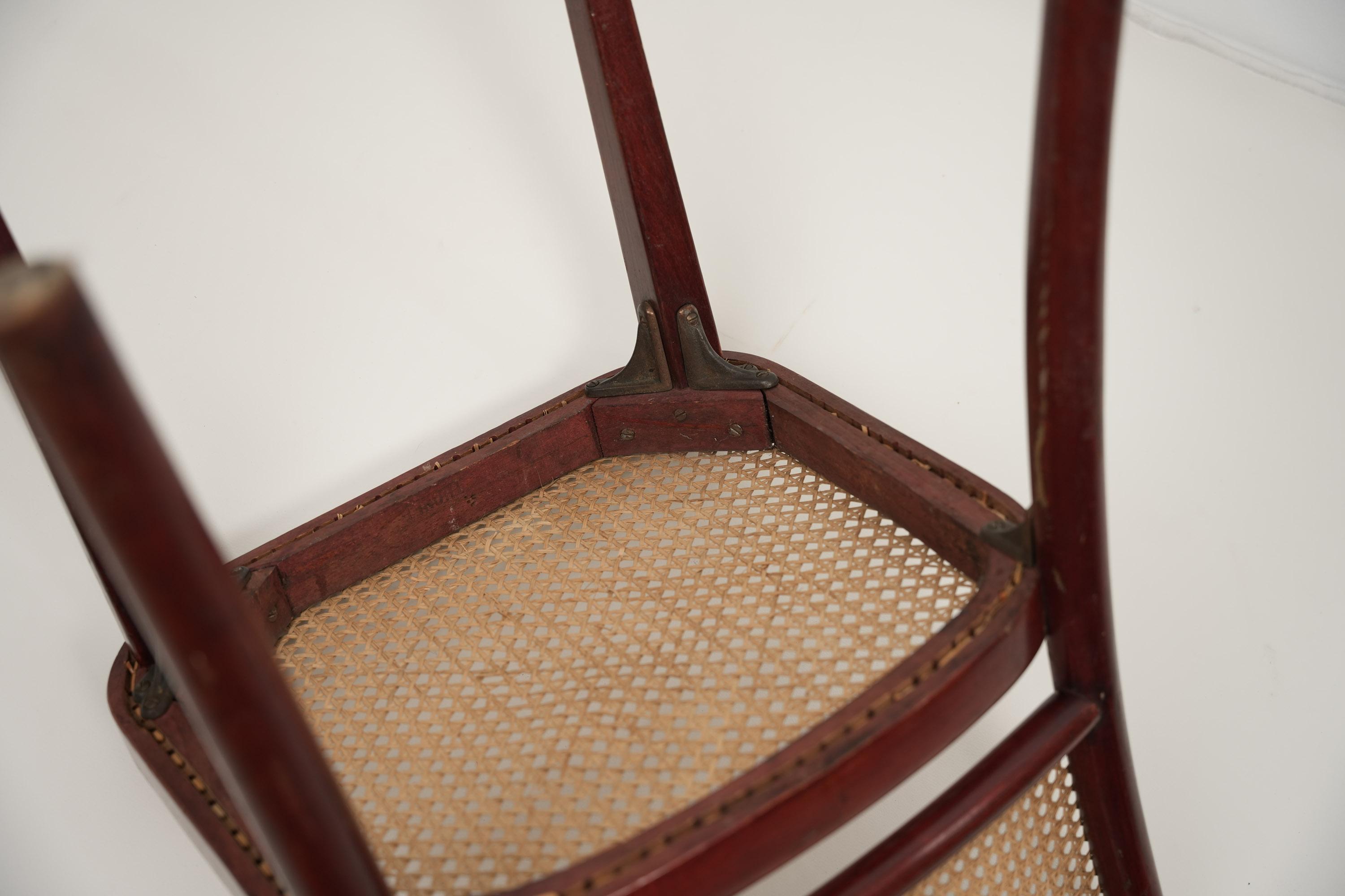 A 811 Chair By Josef Hoffmann or Josef Frank for Thonet 1920s In Fair Condition For Sale In Čelinac, BA