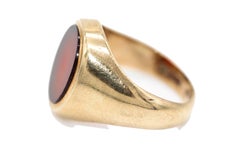 9 Karat Yellow Gold and Carnelion Gentleman's Oval Faced Signet Ring