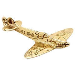 Charm in oro giallo a 9 carati con aereo da combattimento RAF Spitfire