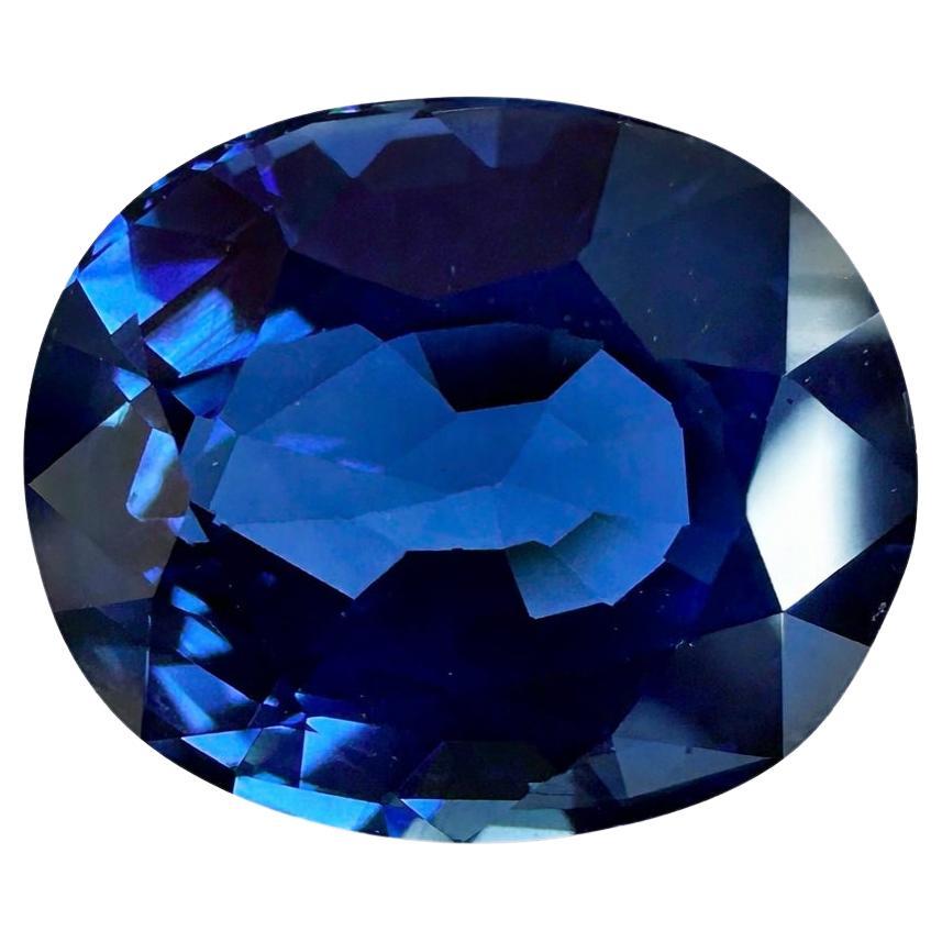 Uno zaffiro blu naturale da 9,15 carati in vendita