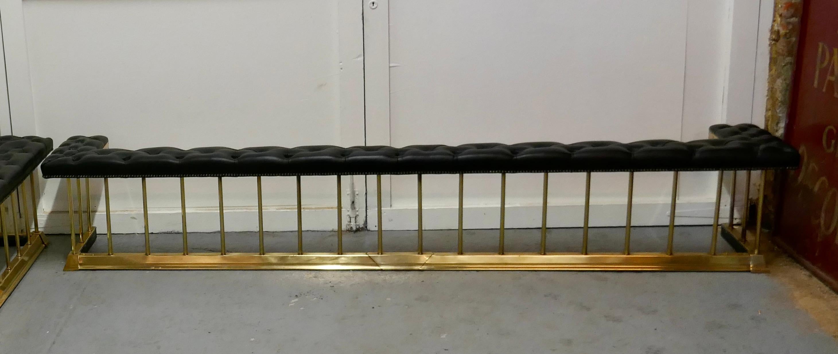A 9ft Long Brass and Leather Club Fender     (Arts and Crafts) im Angebot
