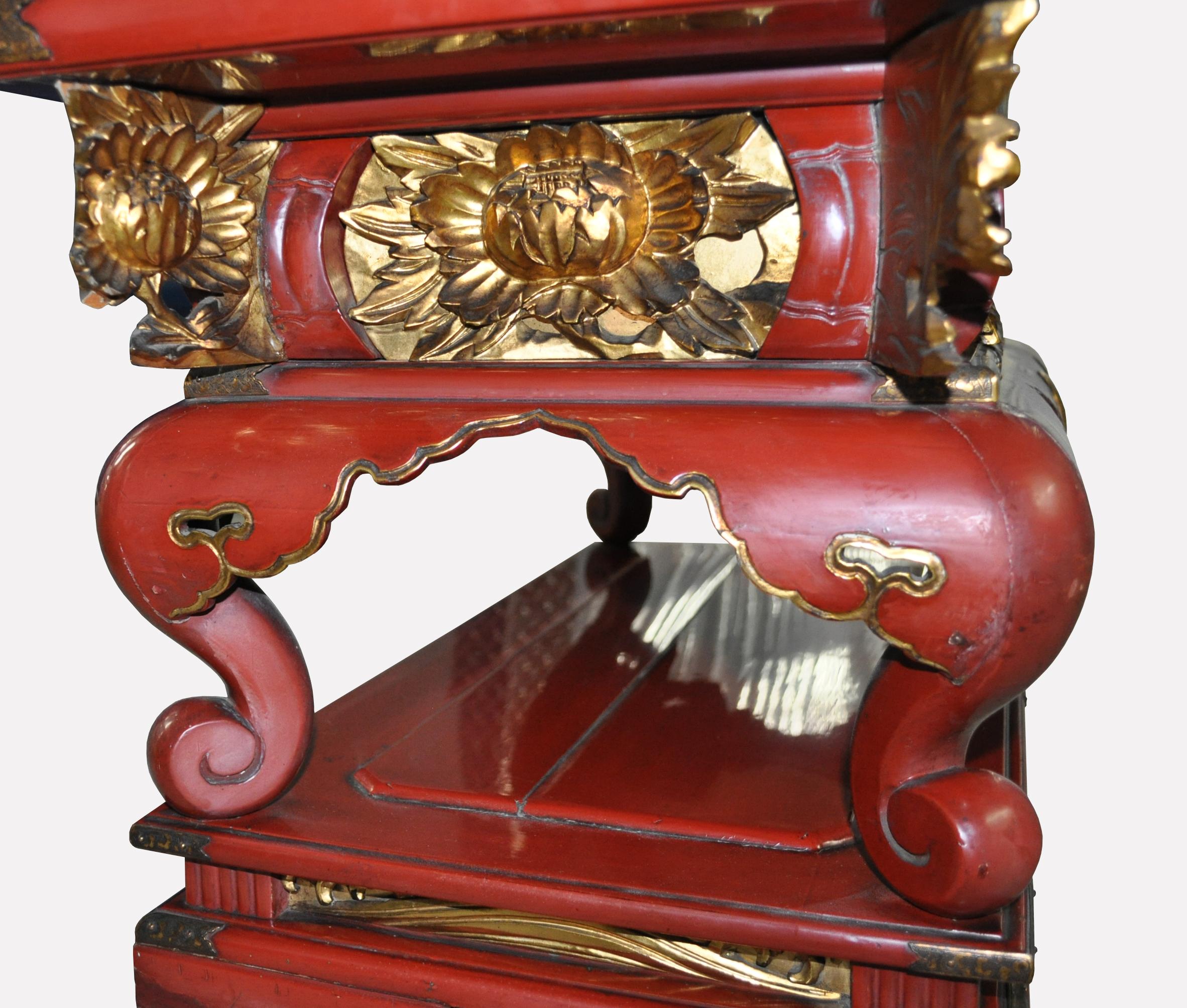 Antique Japanese Altar Table In Good Condition In West Palm Beach, FL