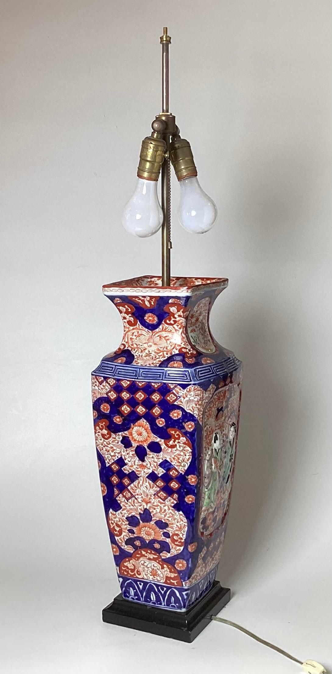 Porcelaine Ancienne lampe japonaise en porcelaine Imari Porcelain en vente