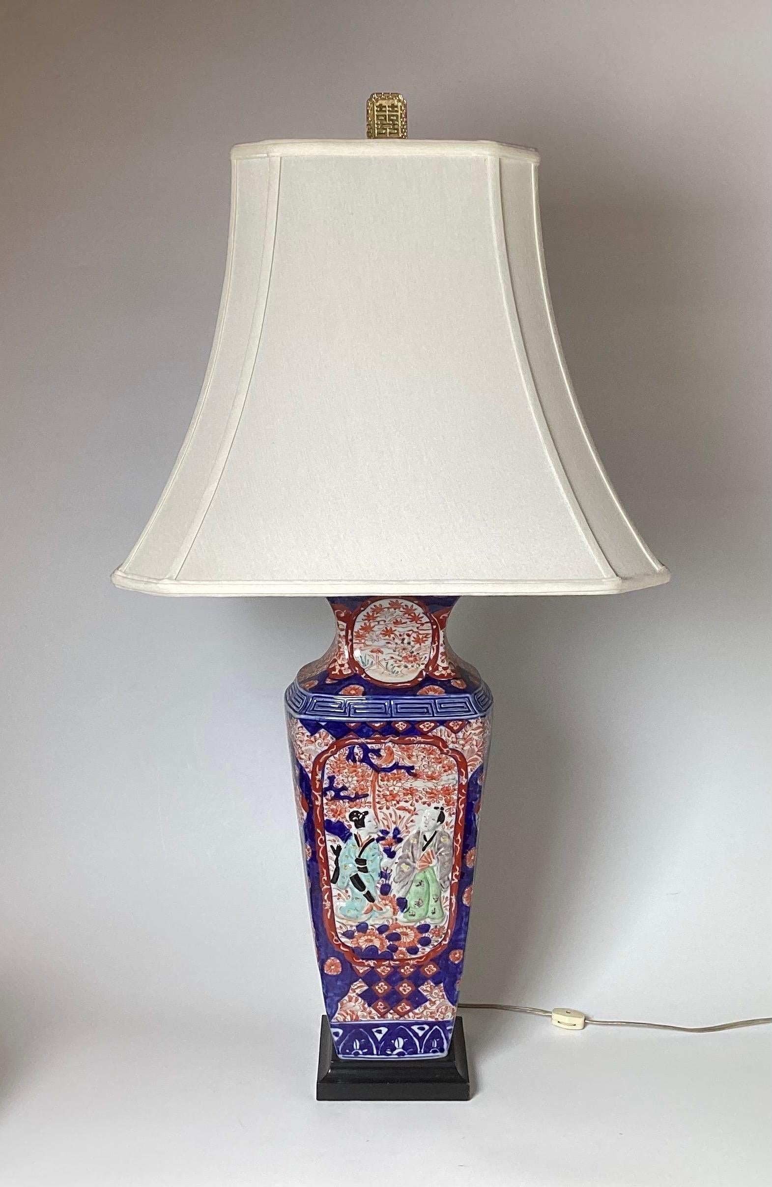 Ancienne lampe japonaise en porcelaine Imari Porcelain en vente 1