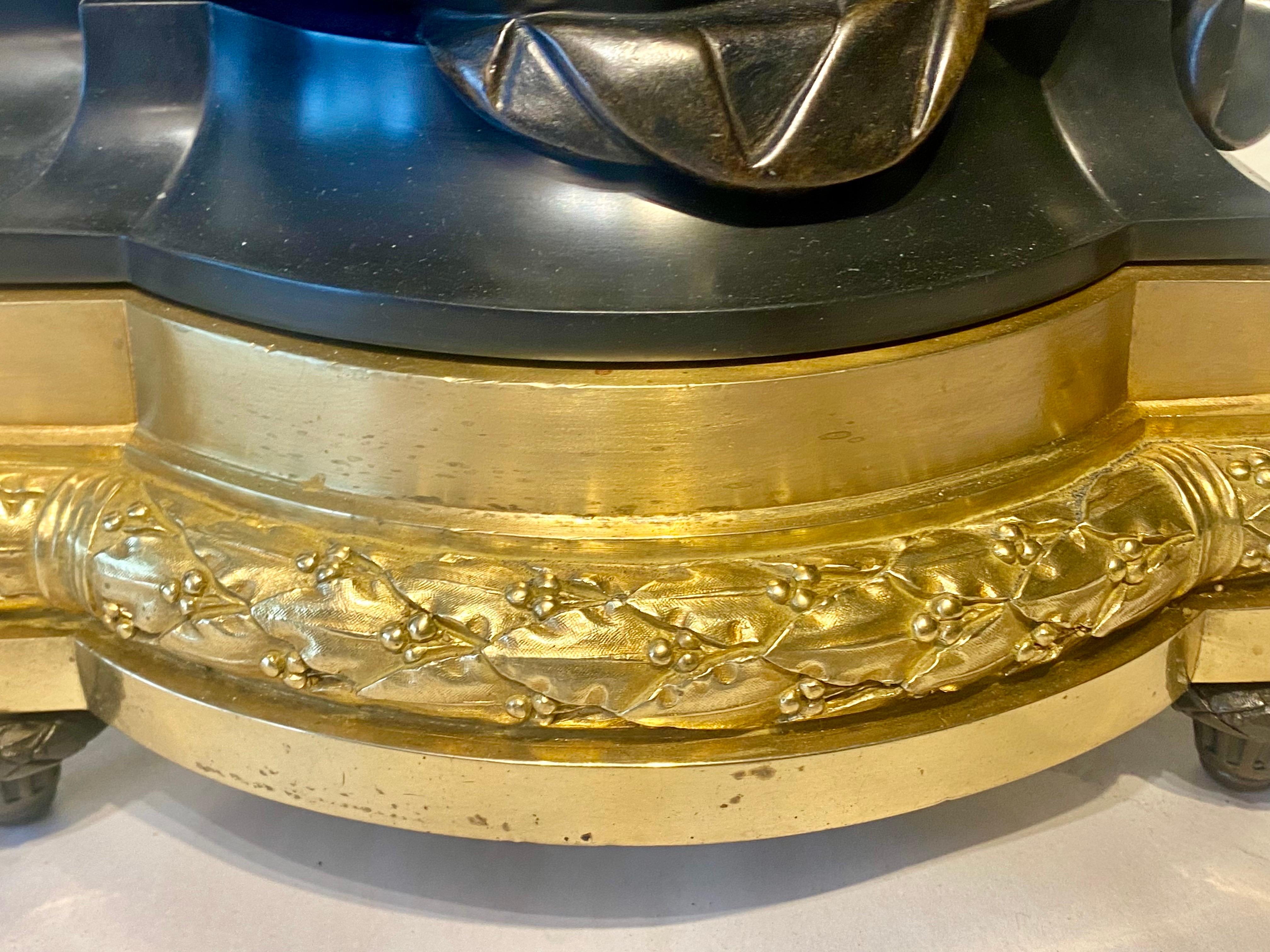 Antike Chenets aus vergoldeter und patinierter Bronze im Louis-XVI.-Stil, um 1860 im Angebot 11