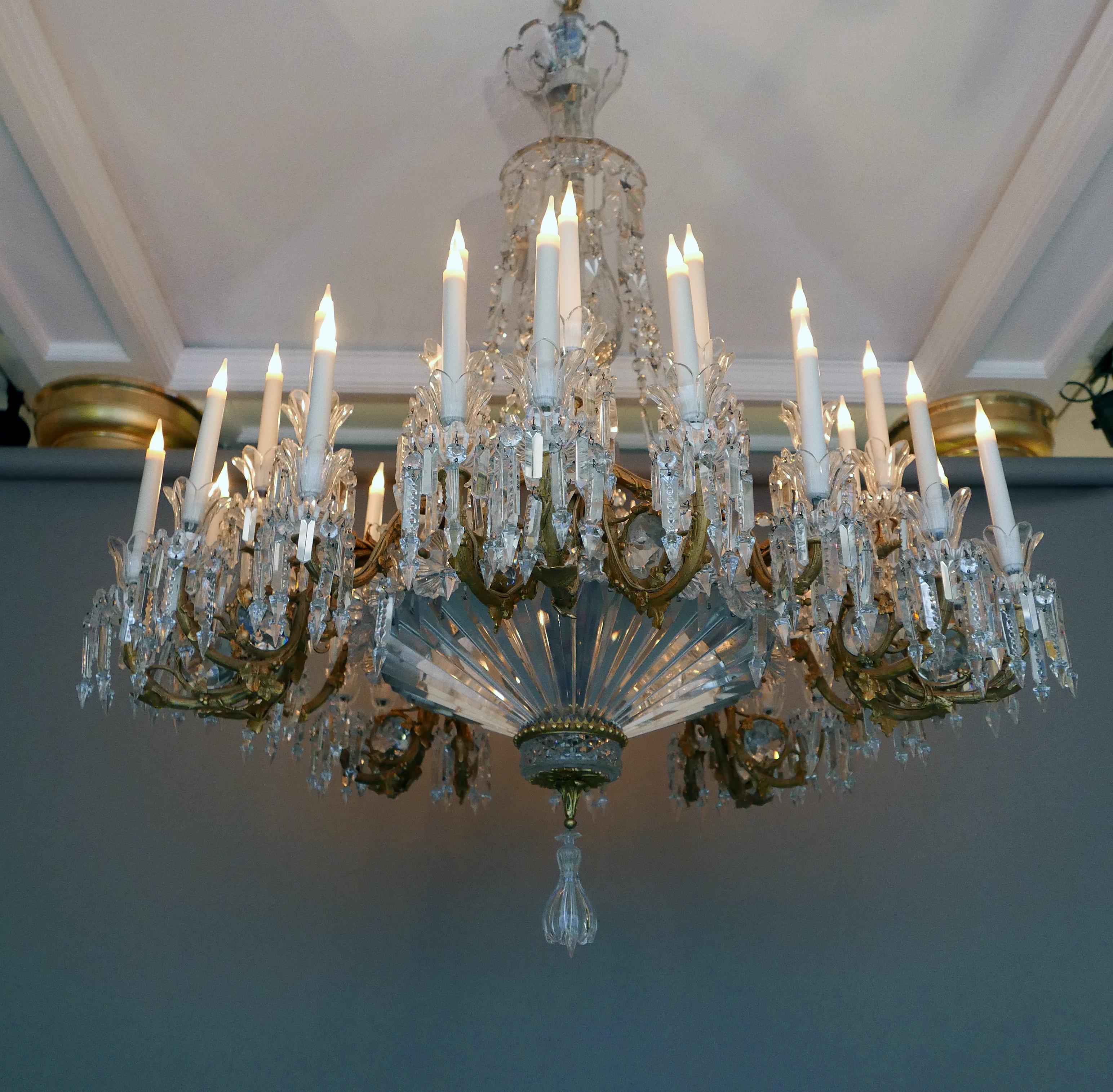 French Baccarat Crystal and Gilded Bronze Chandelier, France, circa 1890 For Sale