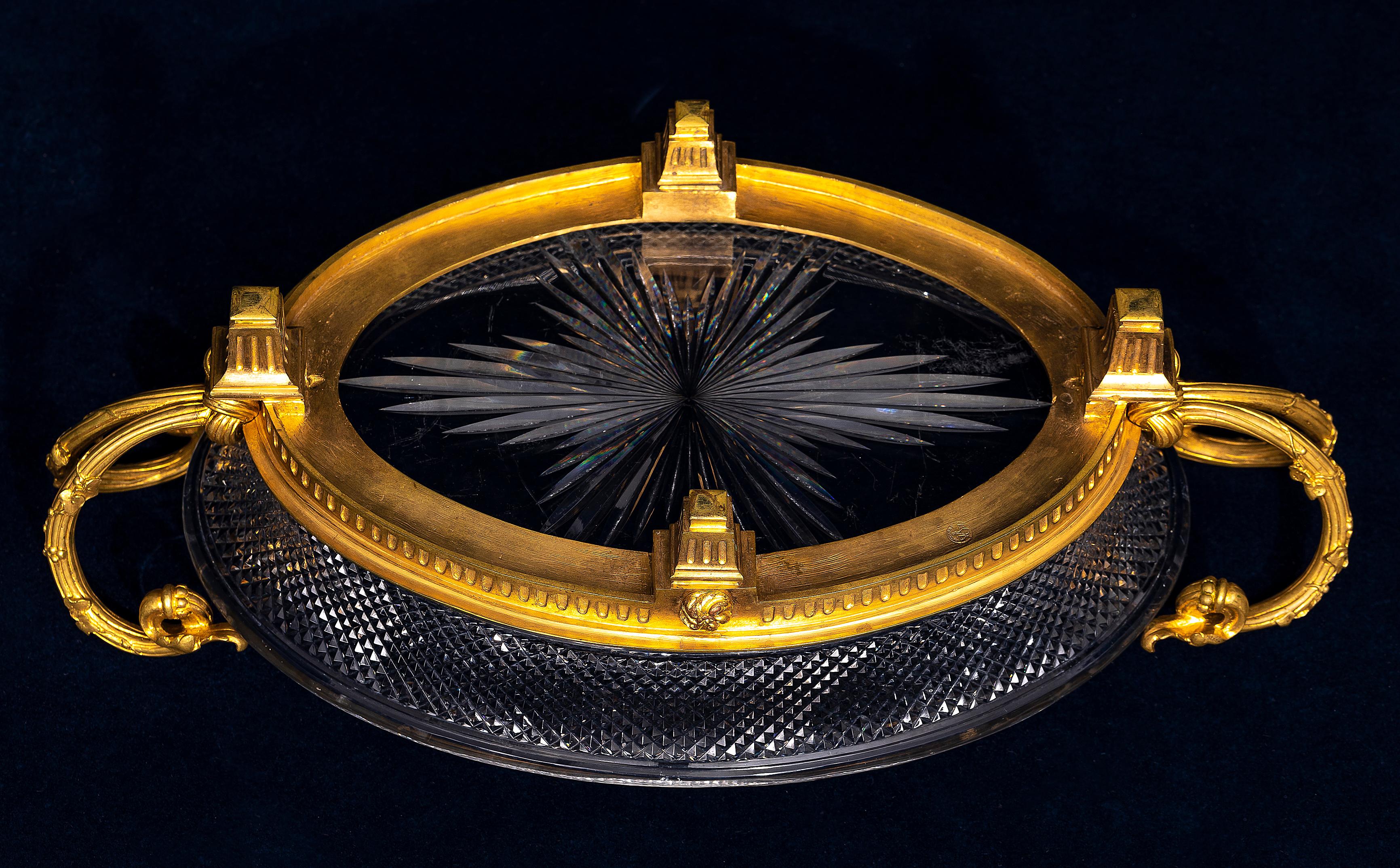 Ein Baccarat signiert Antique French Ormolu montiert geschliffenen Kristall Centerpiece, 19. im Angebot 12