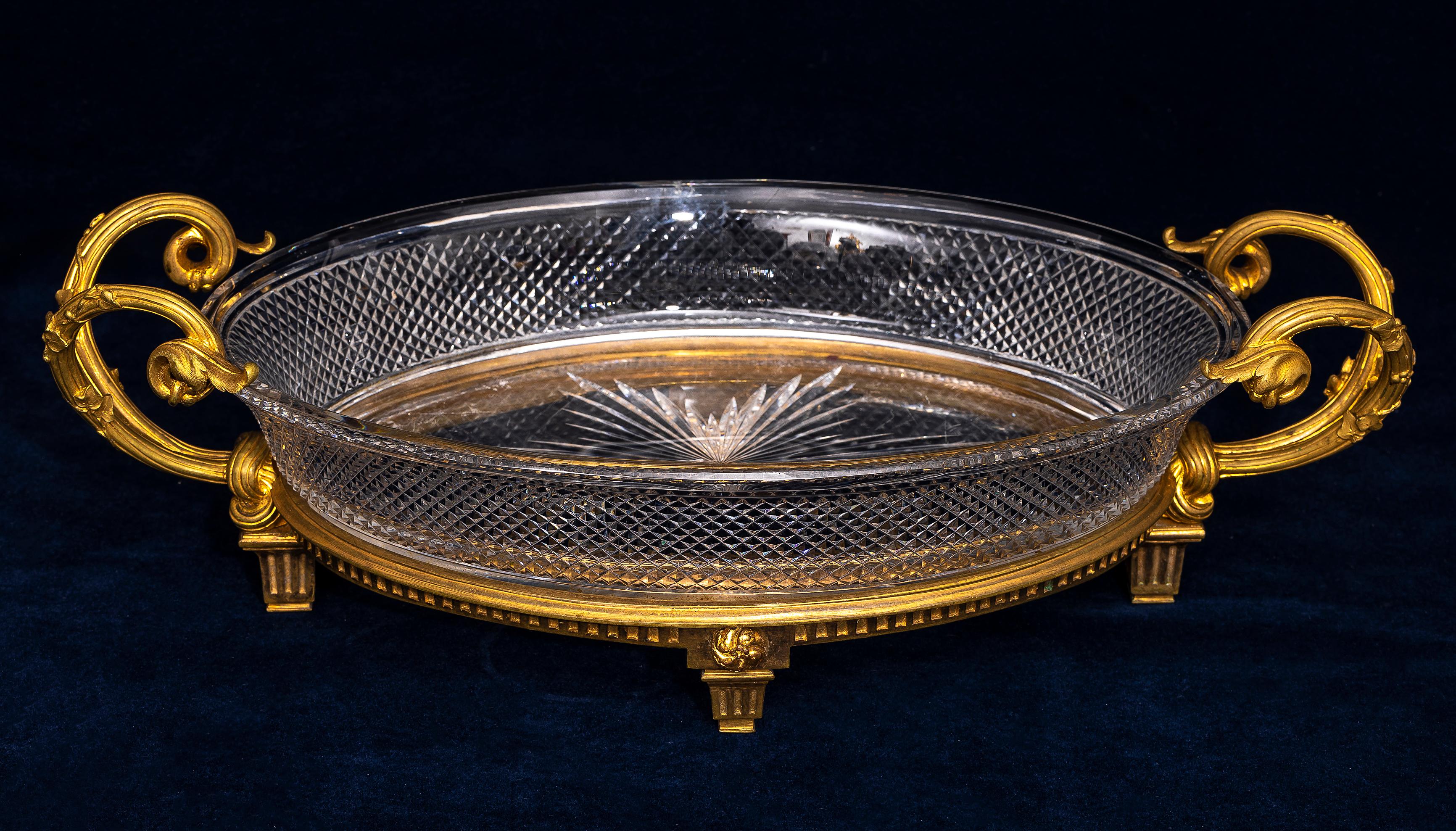 Ein Baccarat signiert Antique French Ormolu montiert geschliffenen Kristall Centerpiece, 19. im Angebot 2