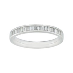 Halb-Eternity-Ring mit Diamanten im Baguetteschliff