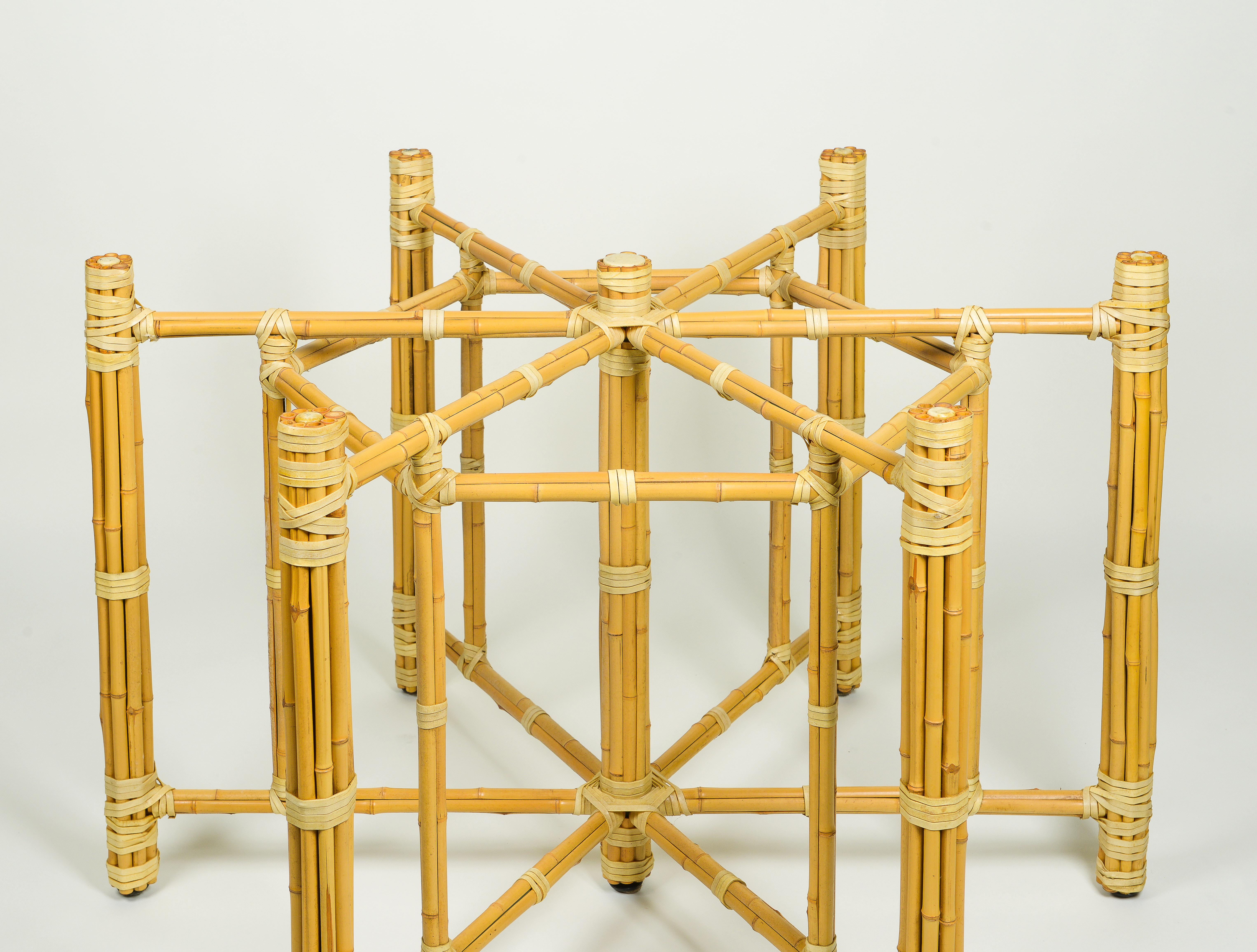 Runder Esstisch aus Bambus und Glas (21. Jahrhundert und zeitgenössisch) im Angebot