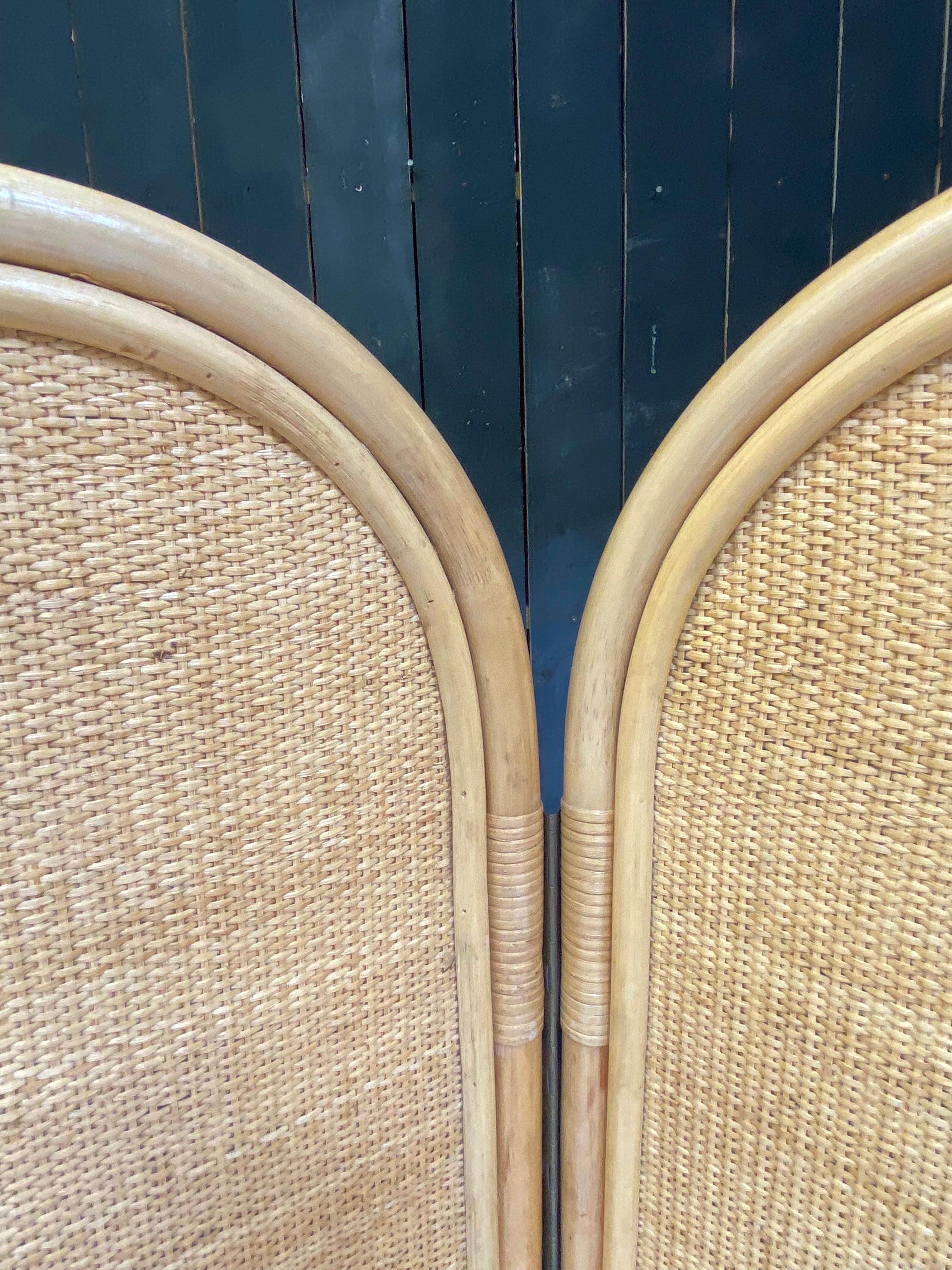 Bamboo and Rattan Screen circa 1970 In Good Condition For Sale In Saint-Ouen, FR