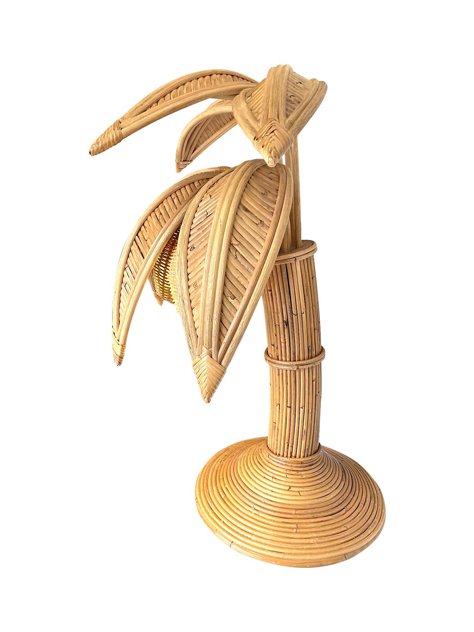 Français Lampe de table en bambou et palmier dans le style de Mario Lopez Torres avec deux lampes en vente