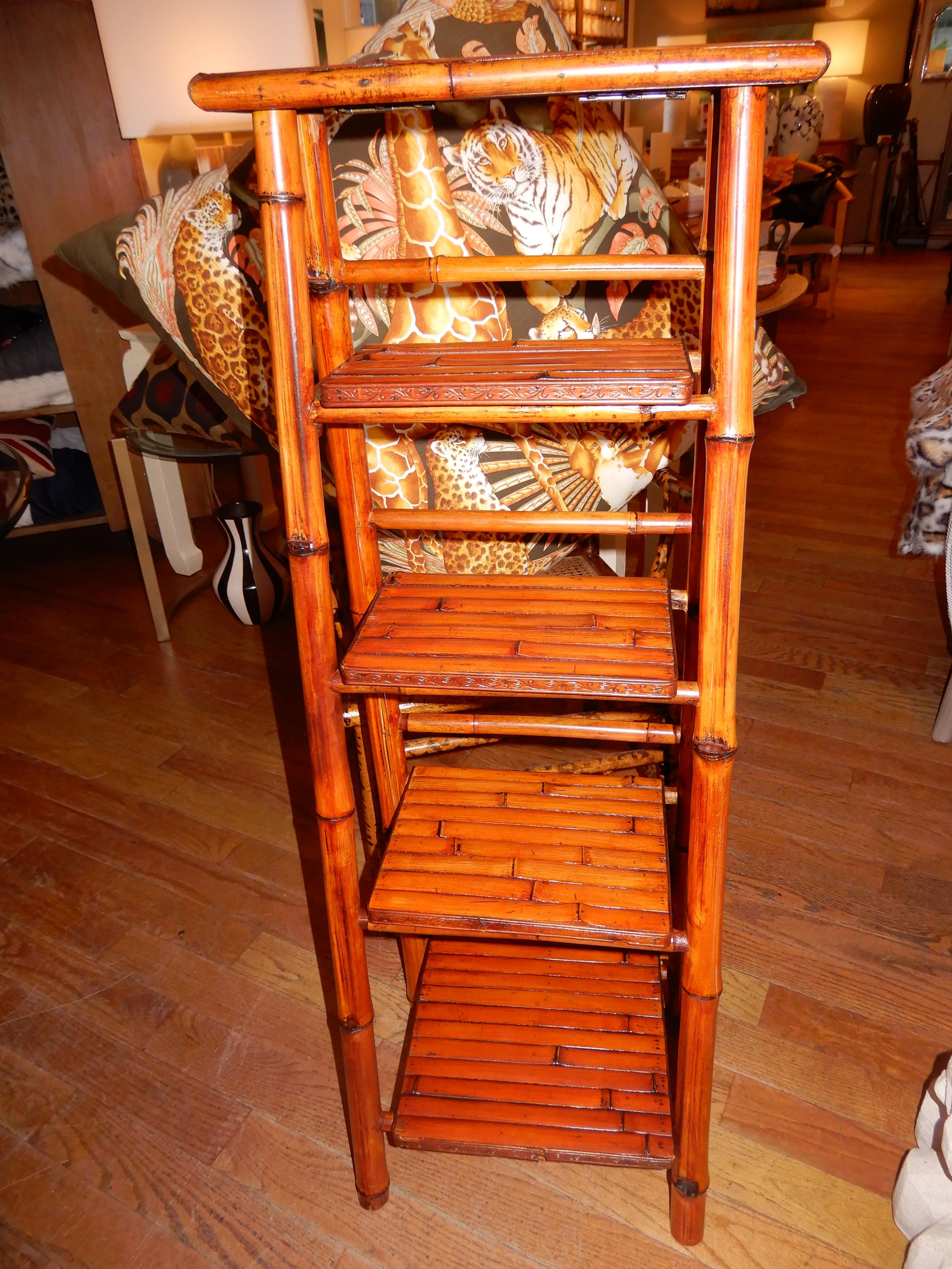 British Colonial artisan made free standing display stand or ladder, great bathroom piece or plant stand, not to be used as a climbing ladder.
Wonderful condition.
Natural organic bamboo furniture,artisan made.