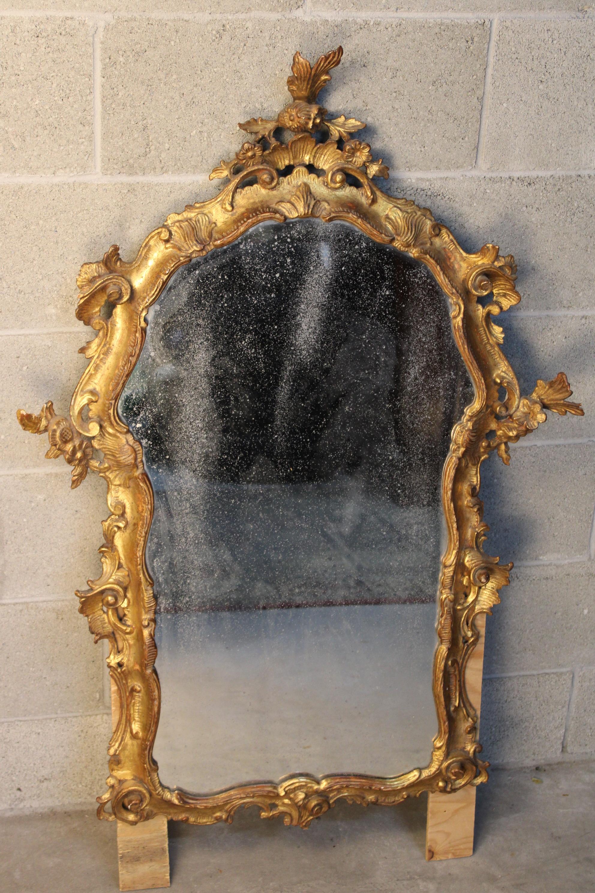 Rococo 18th Century Magnificant Venetian Gilded crafted Wall Mirror 