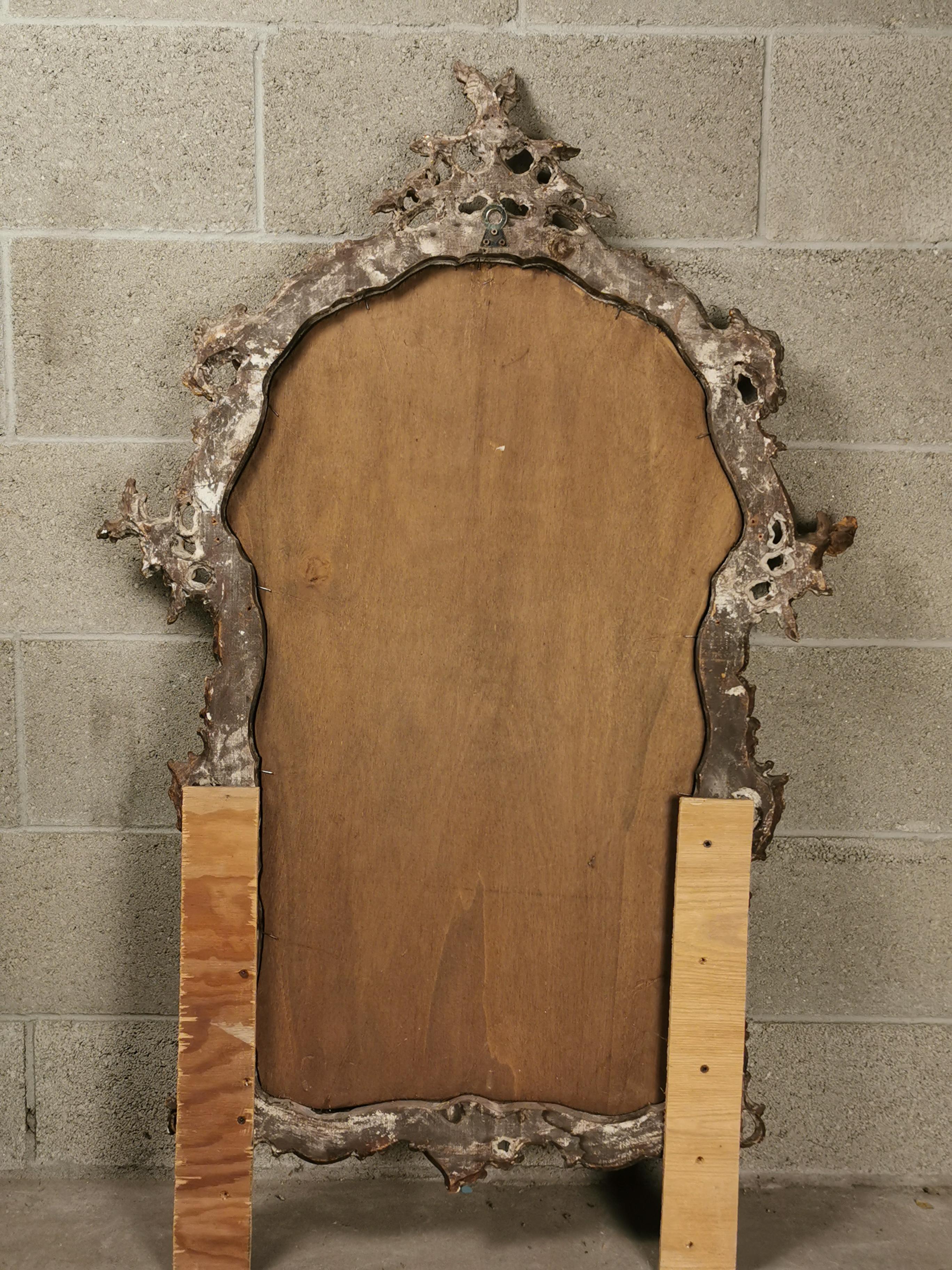 18th Century Magnificant Venetian Gilded crafted Wall Mirror  In Good Condition In Torino, IT
