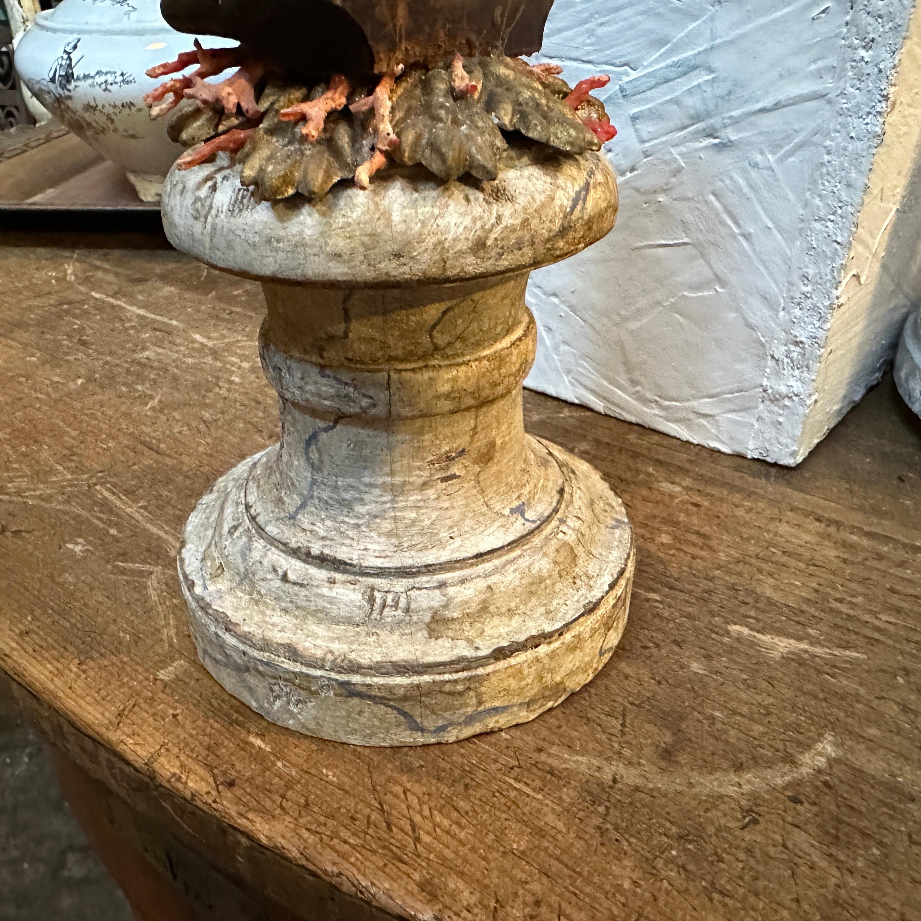 A Baroque Revival Wood Bust of a Putto on a fake Marble Lacquered Wood Base In Good Condition For Sale In Catania, Sicilia