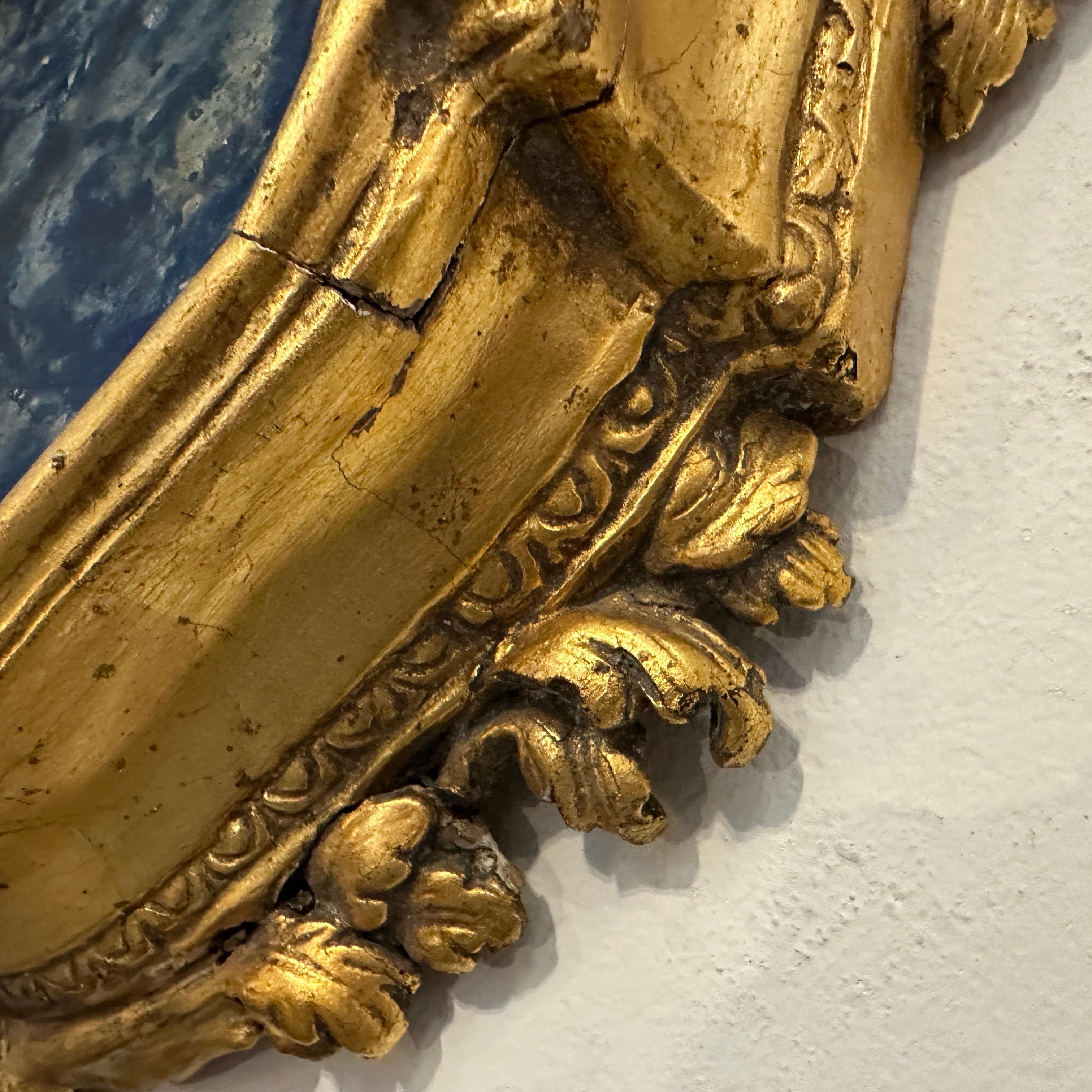 A Baroque Style Gilded Wood Box Frame Displaying a White Porcelain Christ For Sale 6