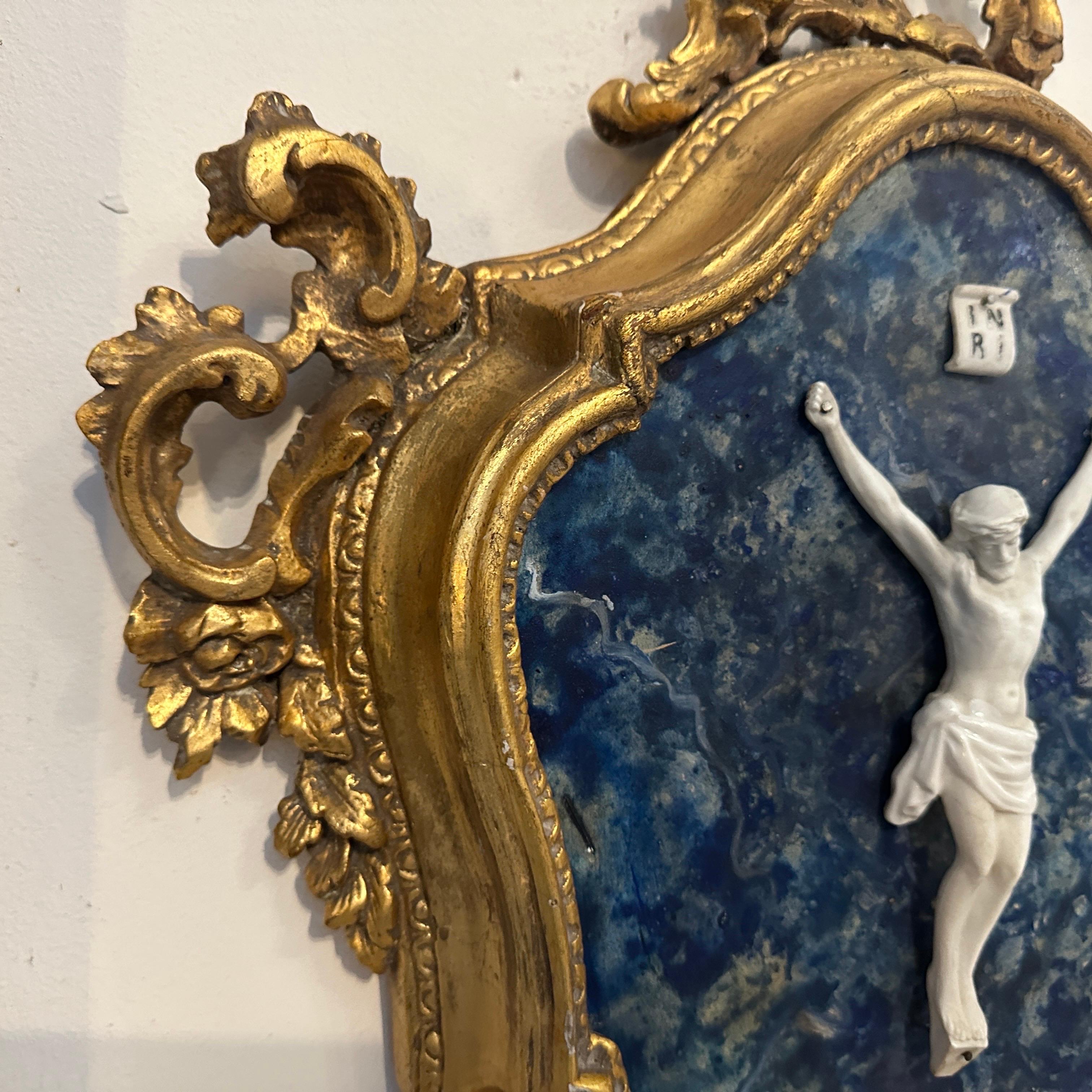 A Baroque Style Gilded Wood Box Frame Displaying a White Porcelain Christ For Sale 9