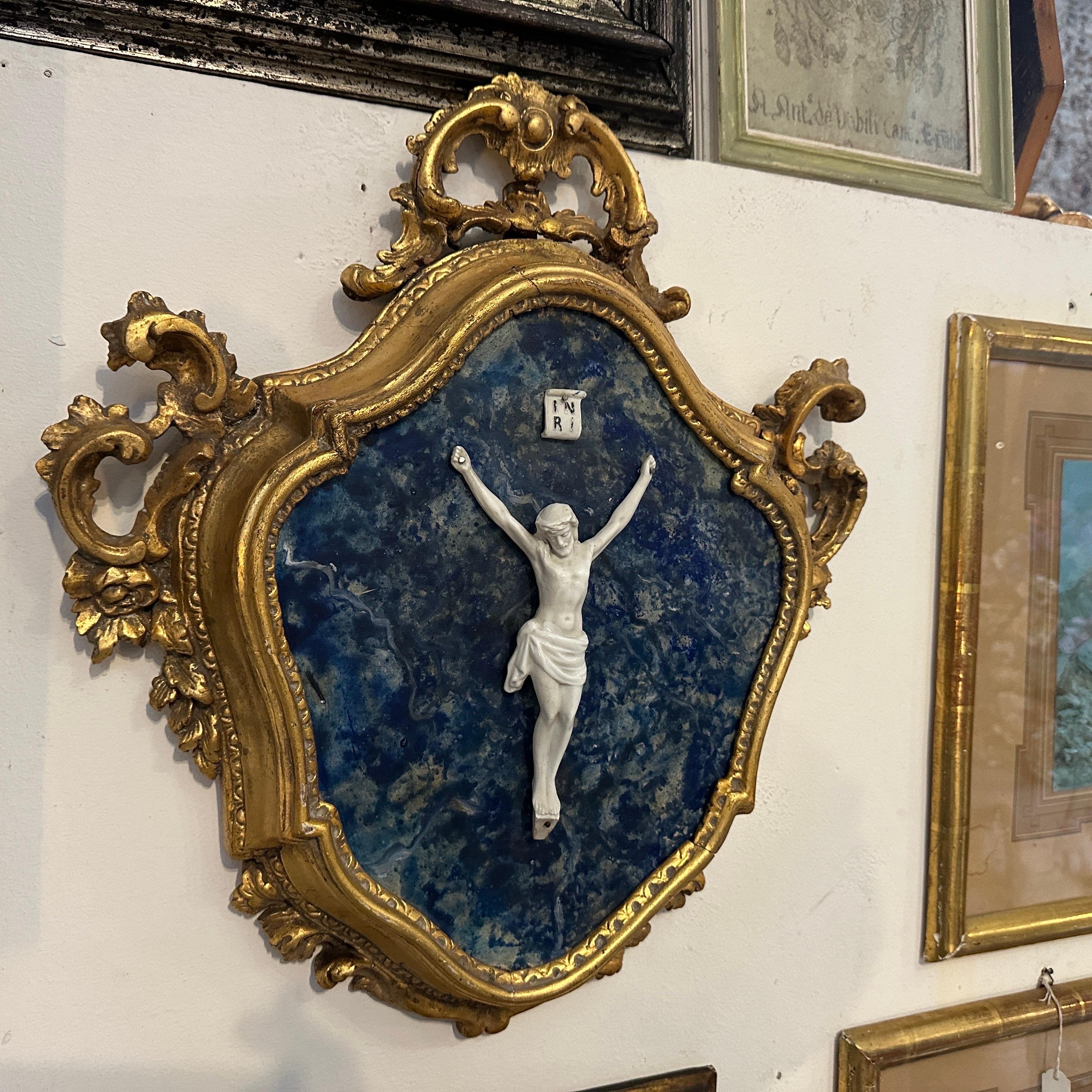 A Baroque Style Gilded Wood Box Frame Displaying a White Porcelain Christ For Sale 13