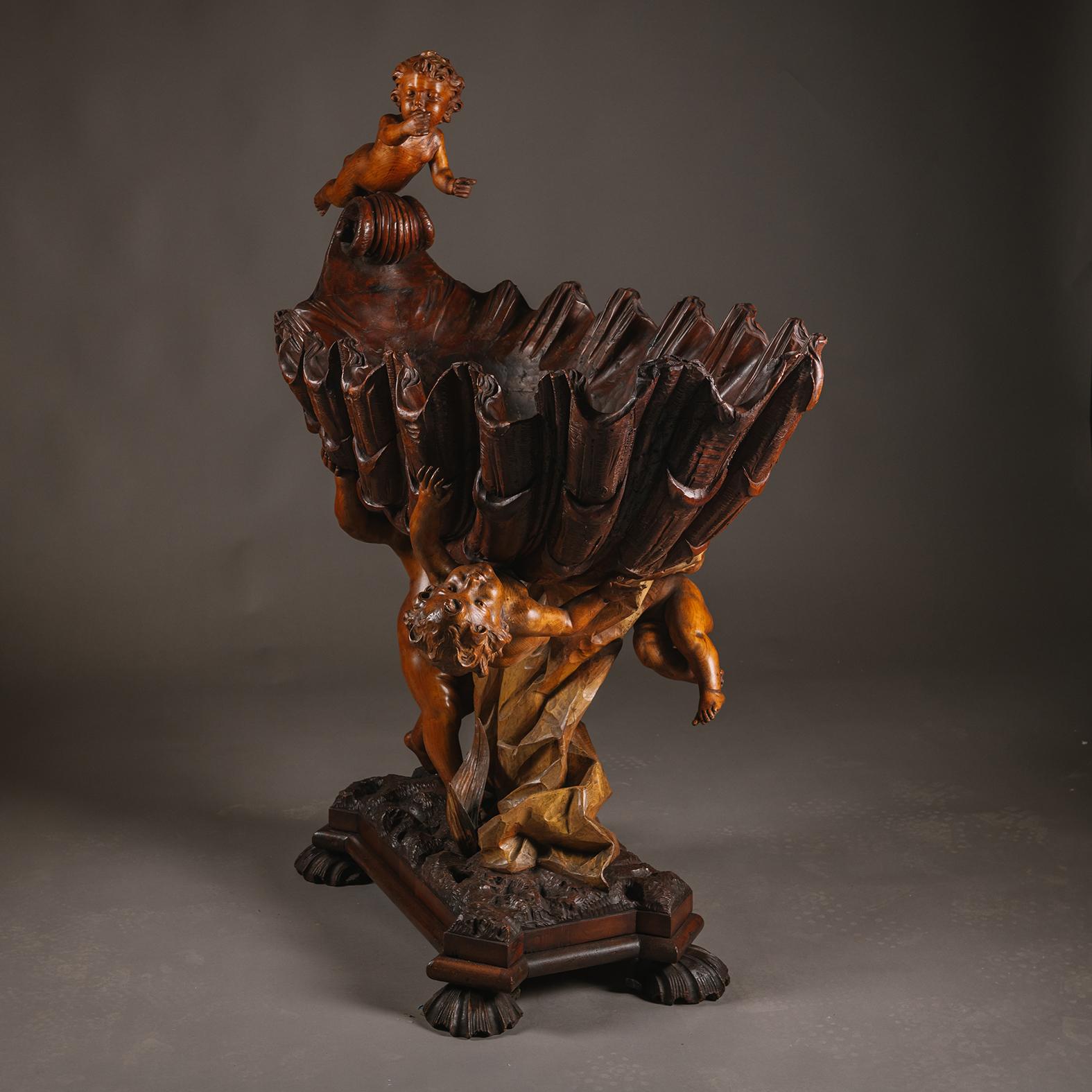 italien dle sculpturale en bois sculpté de style baroque en vente