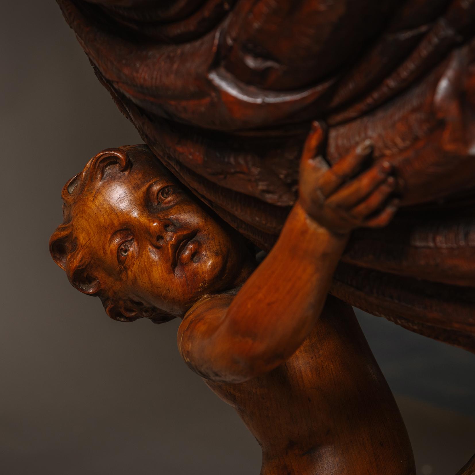 XIXe siècle dle sculpturale en bois sculpté de style baroque en vente