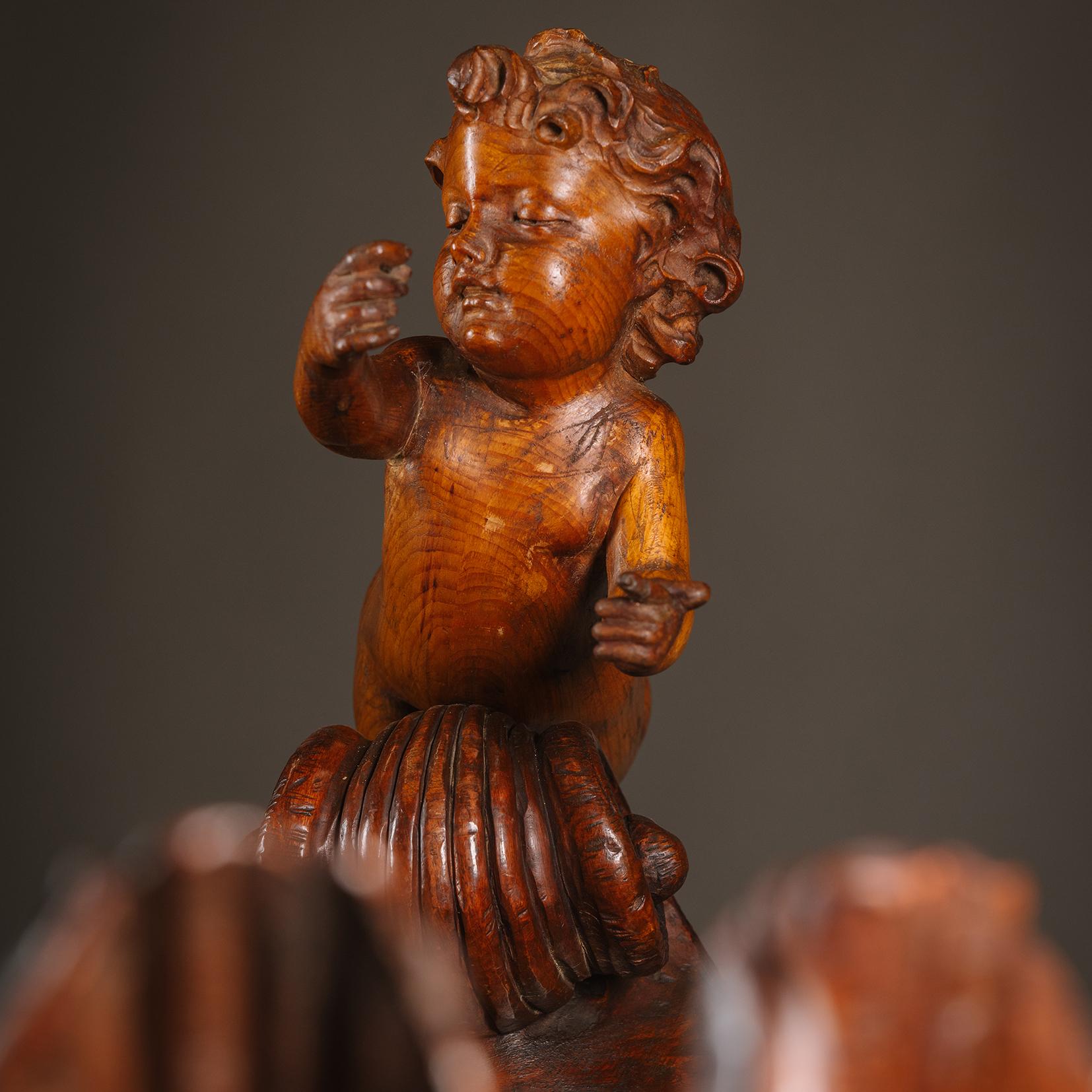 Bois dle sculpturale en bois sculpté de style baroque en vente