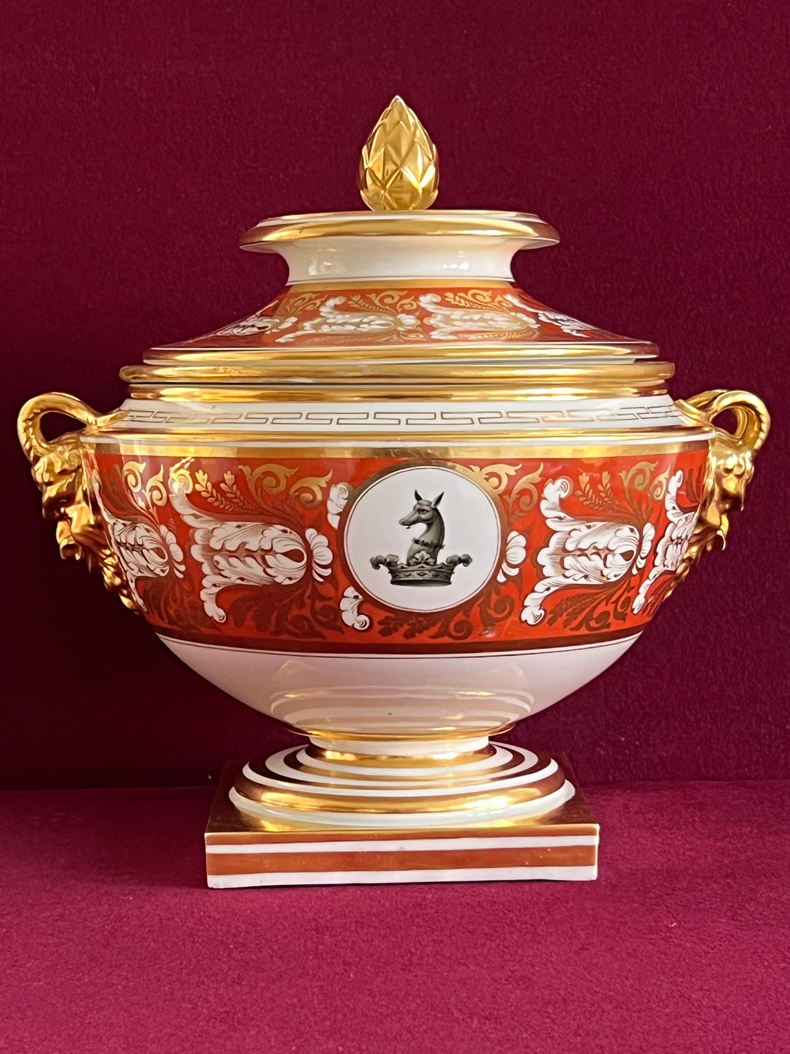 Hand-Painted A Barr, Flight & Barr Worcester Porcelain Armorial Fruit Cooler c.1810 For Sale