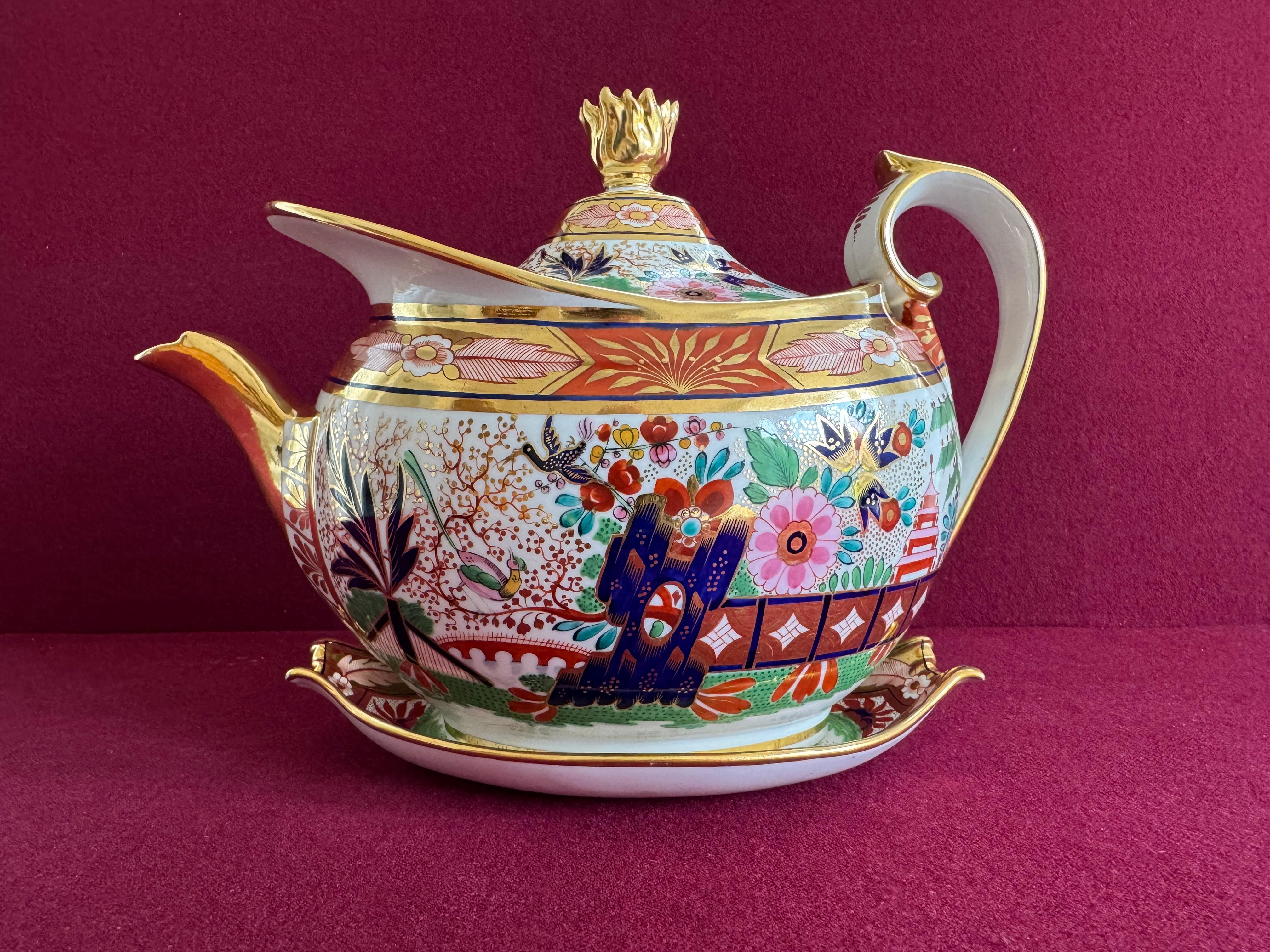 Tetera de porcelana con motivo japonés de Barr, Flight & Barr Worcester c.1810 Pintado a mano en venta