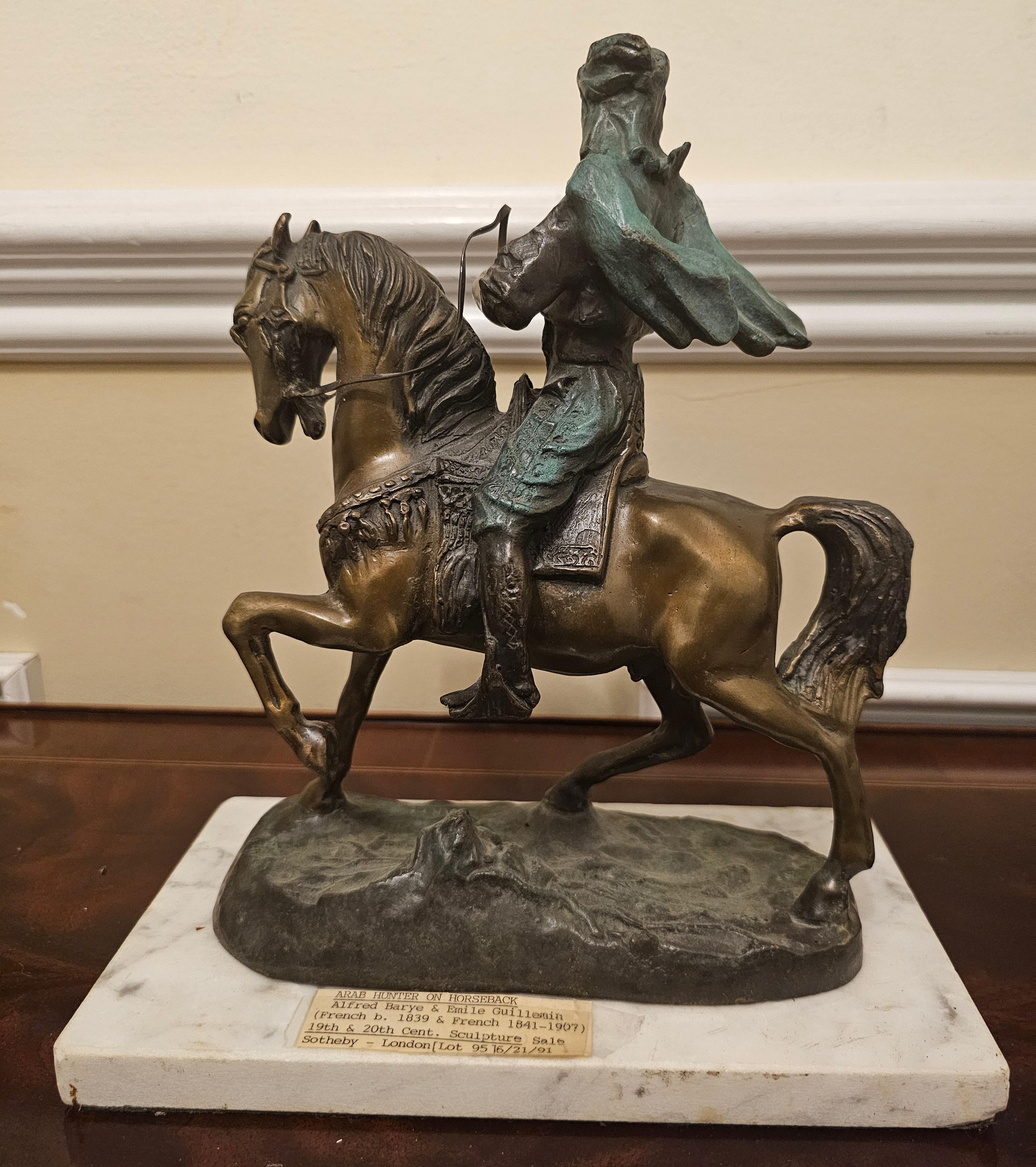 Ferronnerie A Barye & Emile Guilemin, chasseur arabe à cheval en bronze patiné vert-gris  en vente