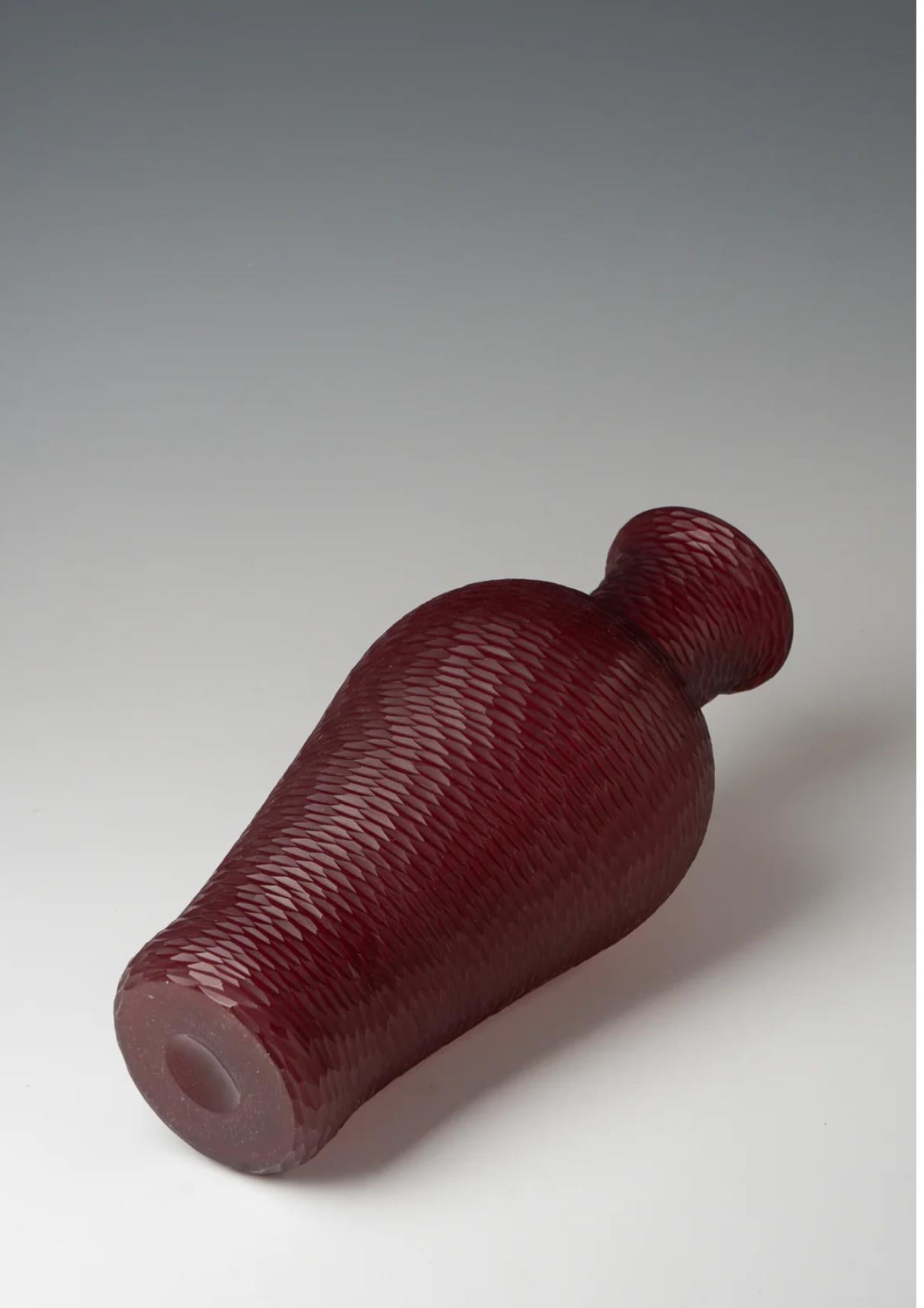 A 'battuto' glass vase by Carlo Scarpa for Venini, circa 1940 In Excellent Condition For Sale In Zurich, CH