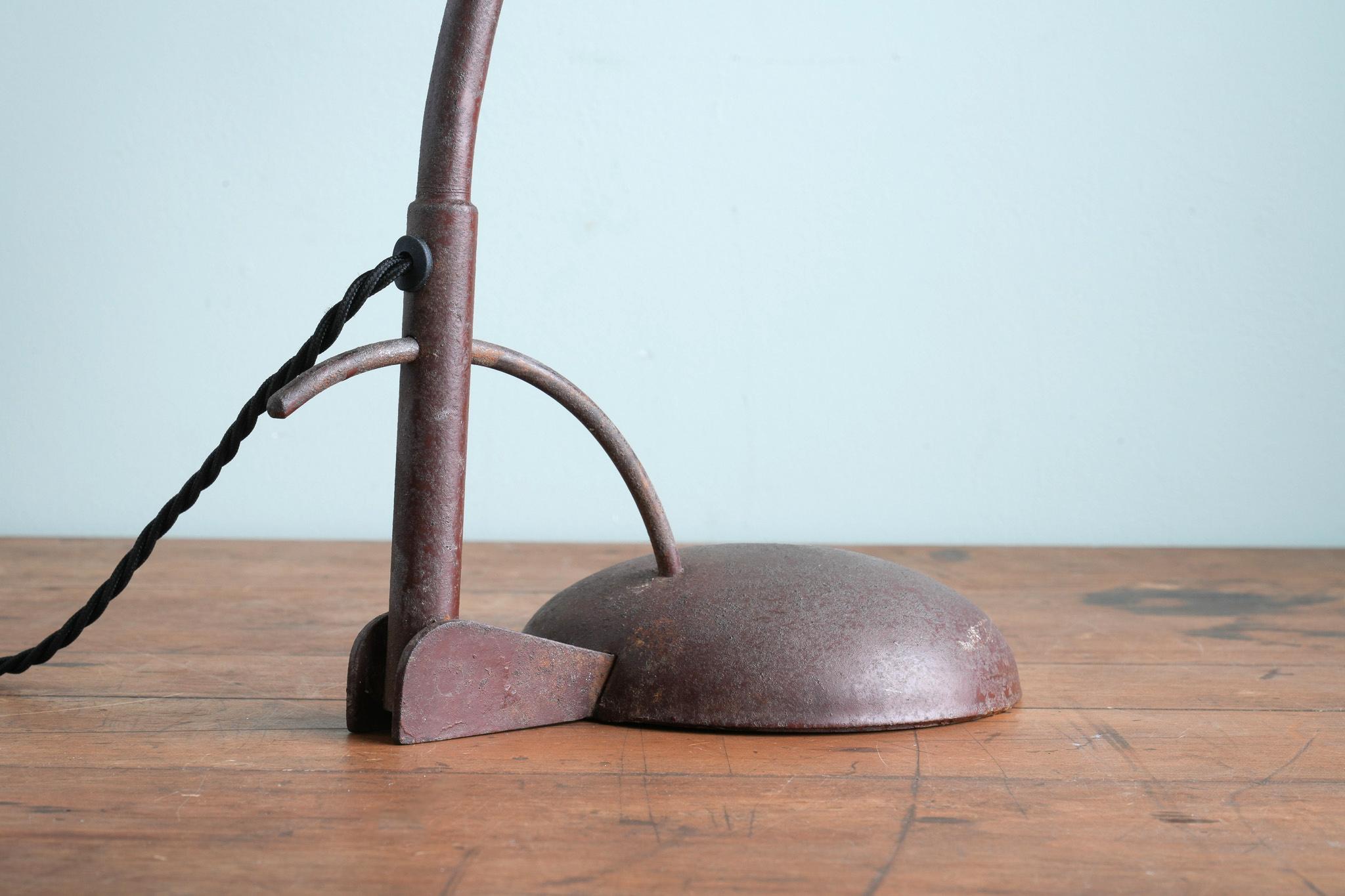20ième siècle Une lampe de bureau de l'époque du Bauhaus en vente