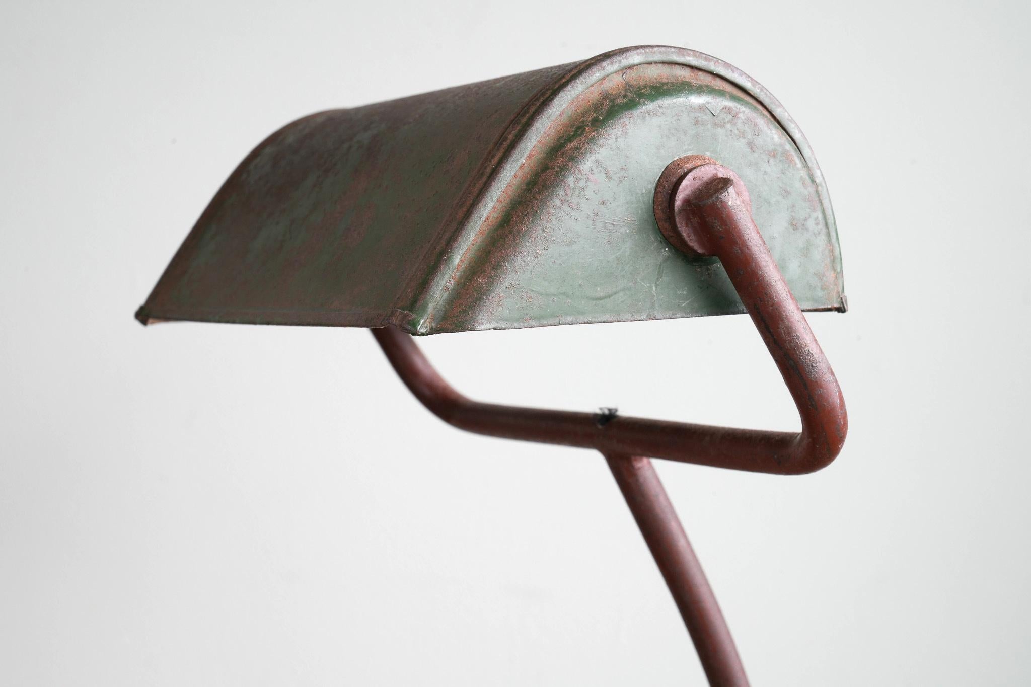 Une lampe de bureau de l'époque du Bauhaus en vente 1