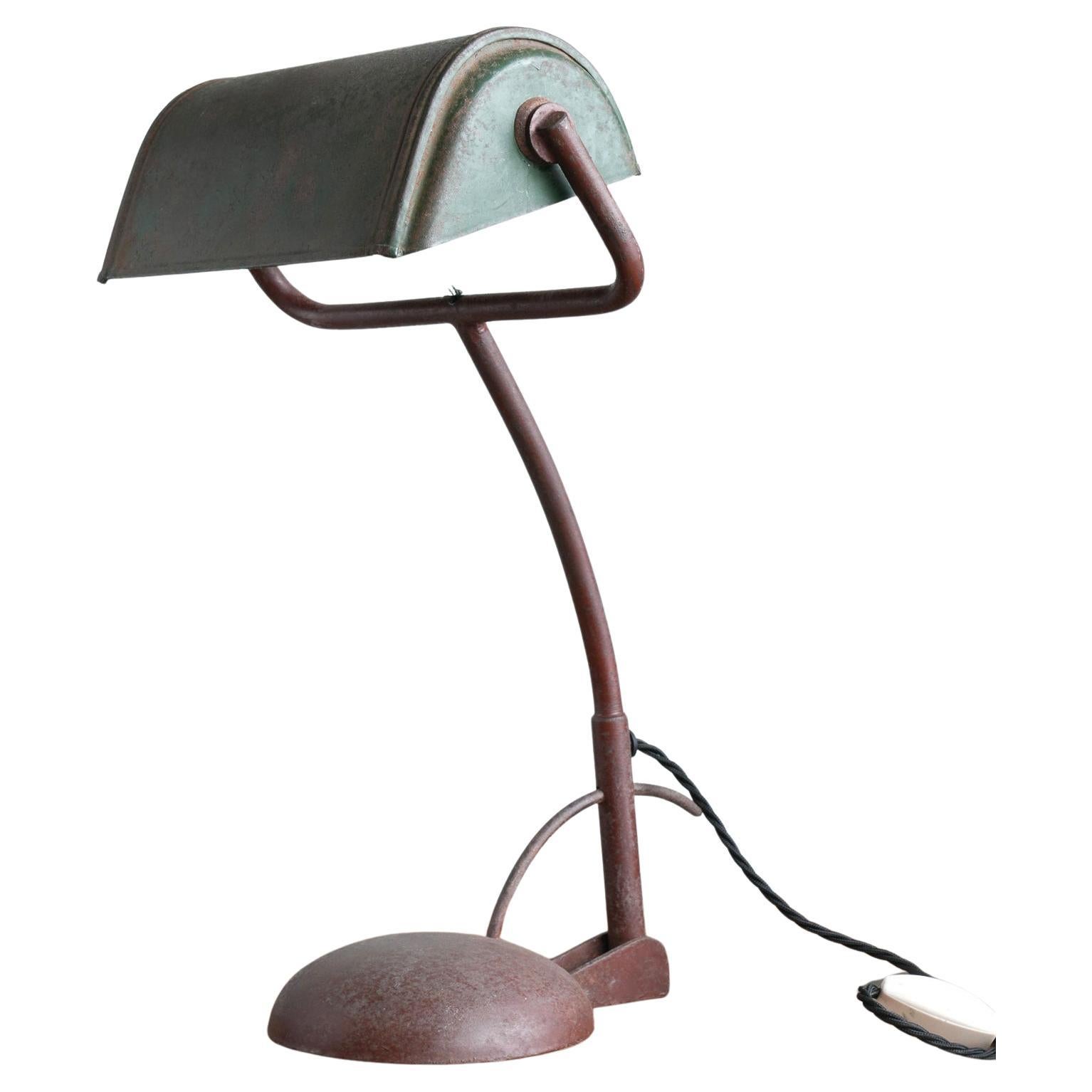 Une lampe de bureau de l'époque du Bauhaus en vente