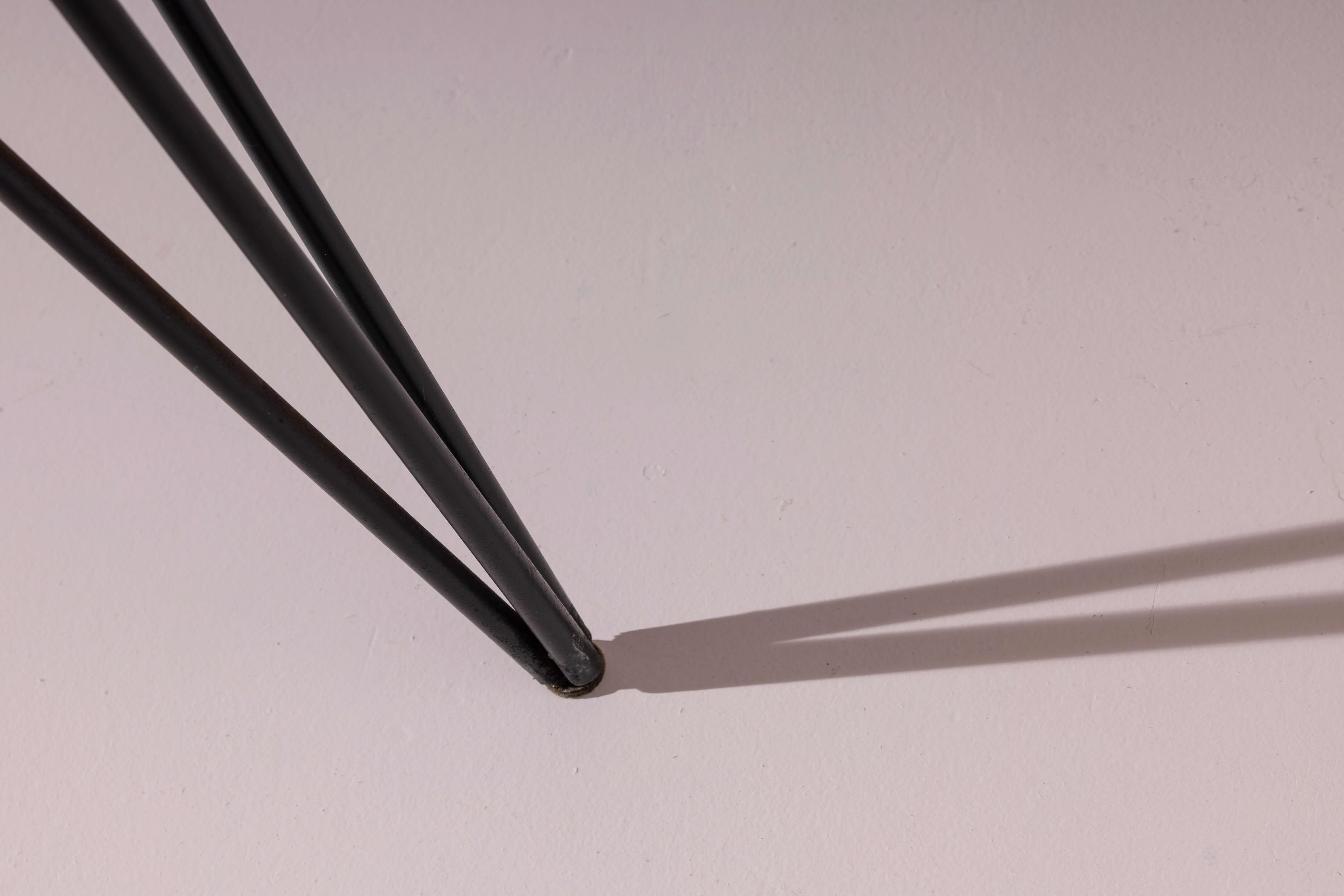 Tavolo a forma di fagiolo in ardesia scura e ferro, Italia, fine anni '50 in vendita 4