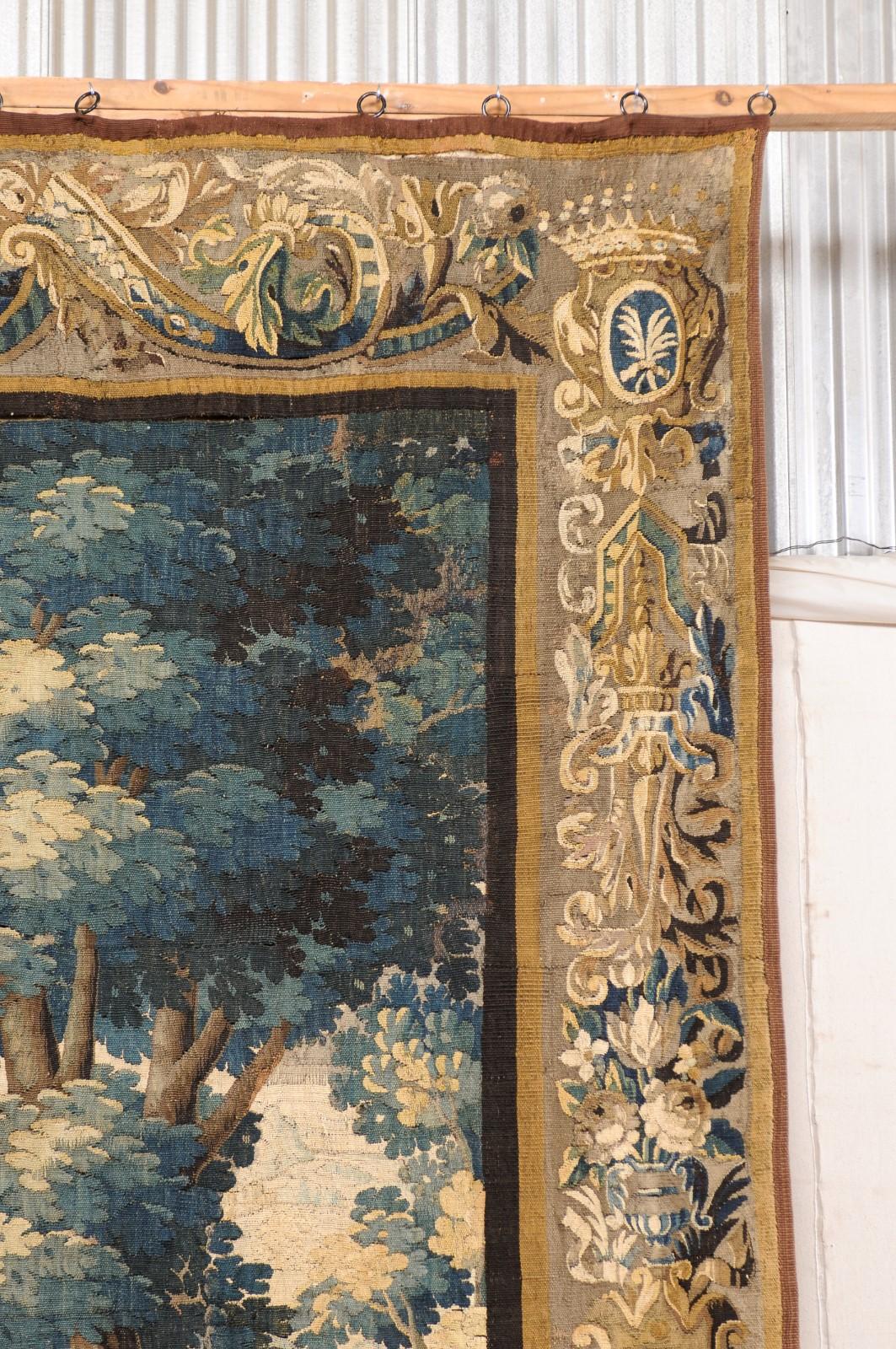 Magnifique tapisserie murale en Verdure Flemish tissée à la main du 18ème C. Bon état - En vente à Atlanta, GA