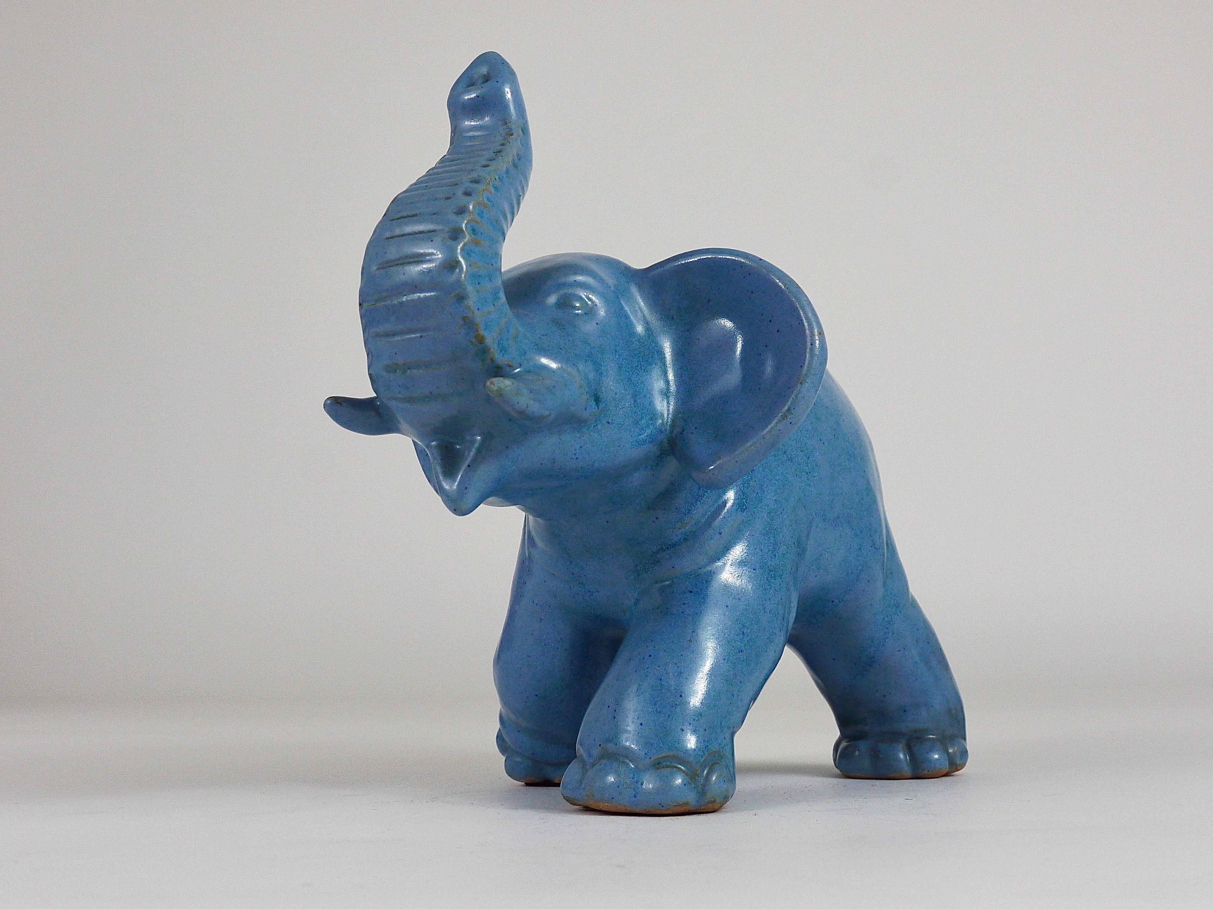 Beautiful 1950s Elephant Pottery Sculpture Figurine by Gmundner Keramik In Excellent Condition In Vienna, AT