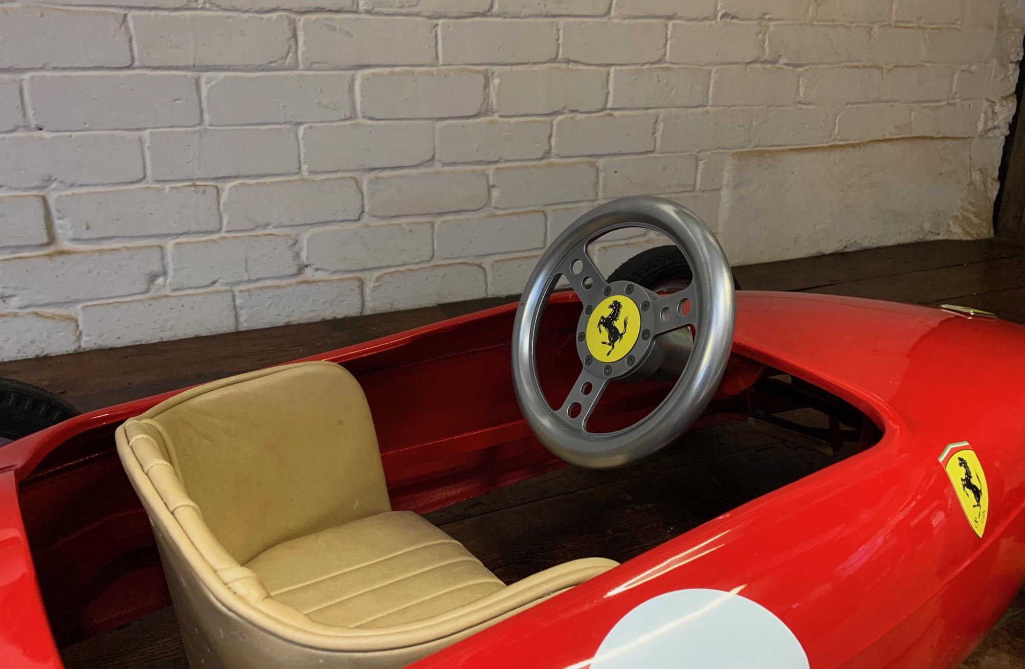 A Beautiful 1960’s Ferrari F1 Pedal Car by Morellet et Guérineau, Belissima! In Excellent Condition In Hastings, GB